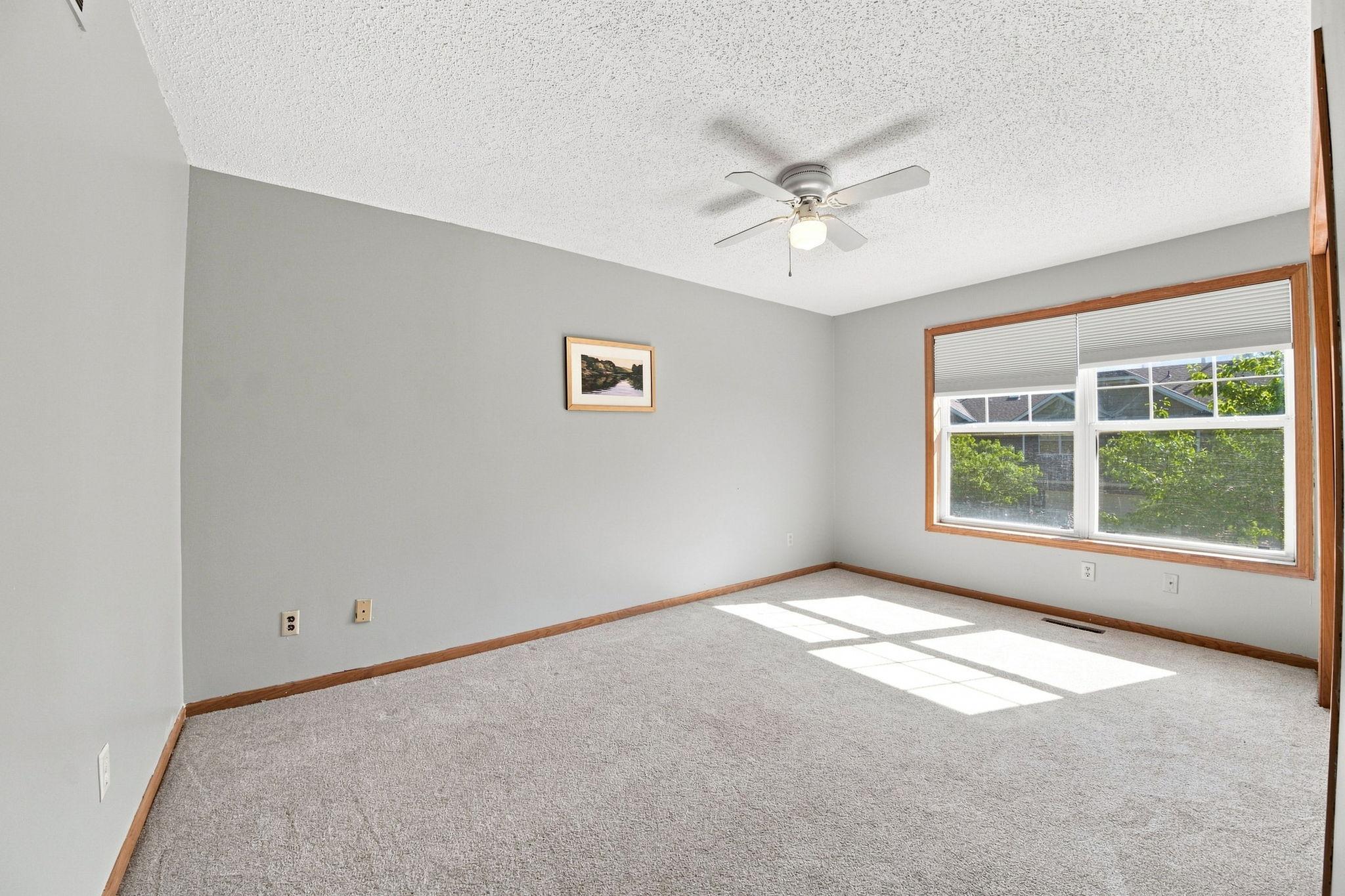 410 Hickory Lane N Property Photo 17