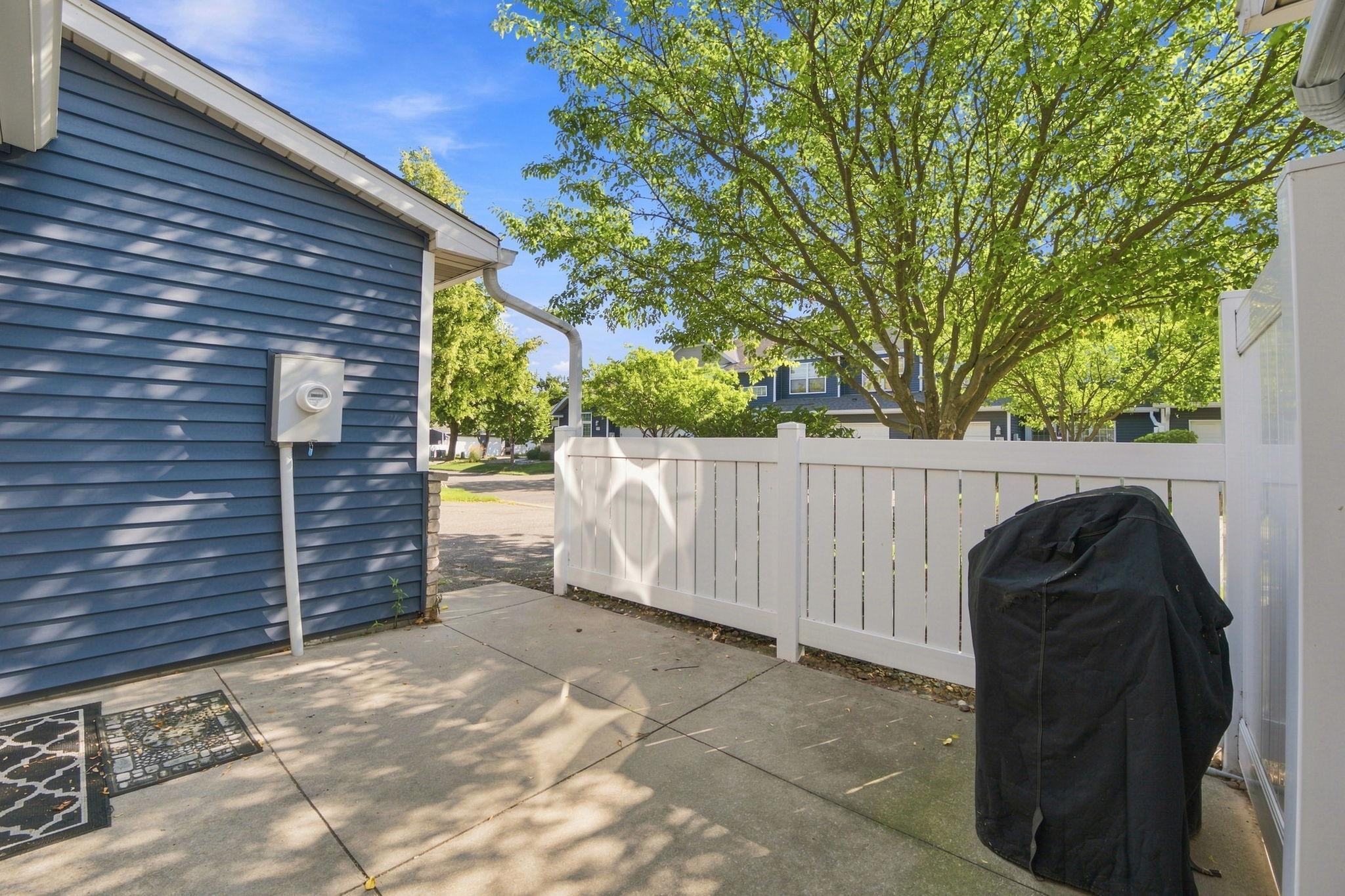 410 Hickory Lane N Property Photo 28