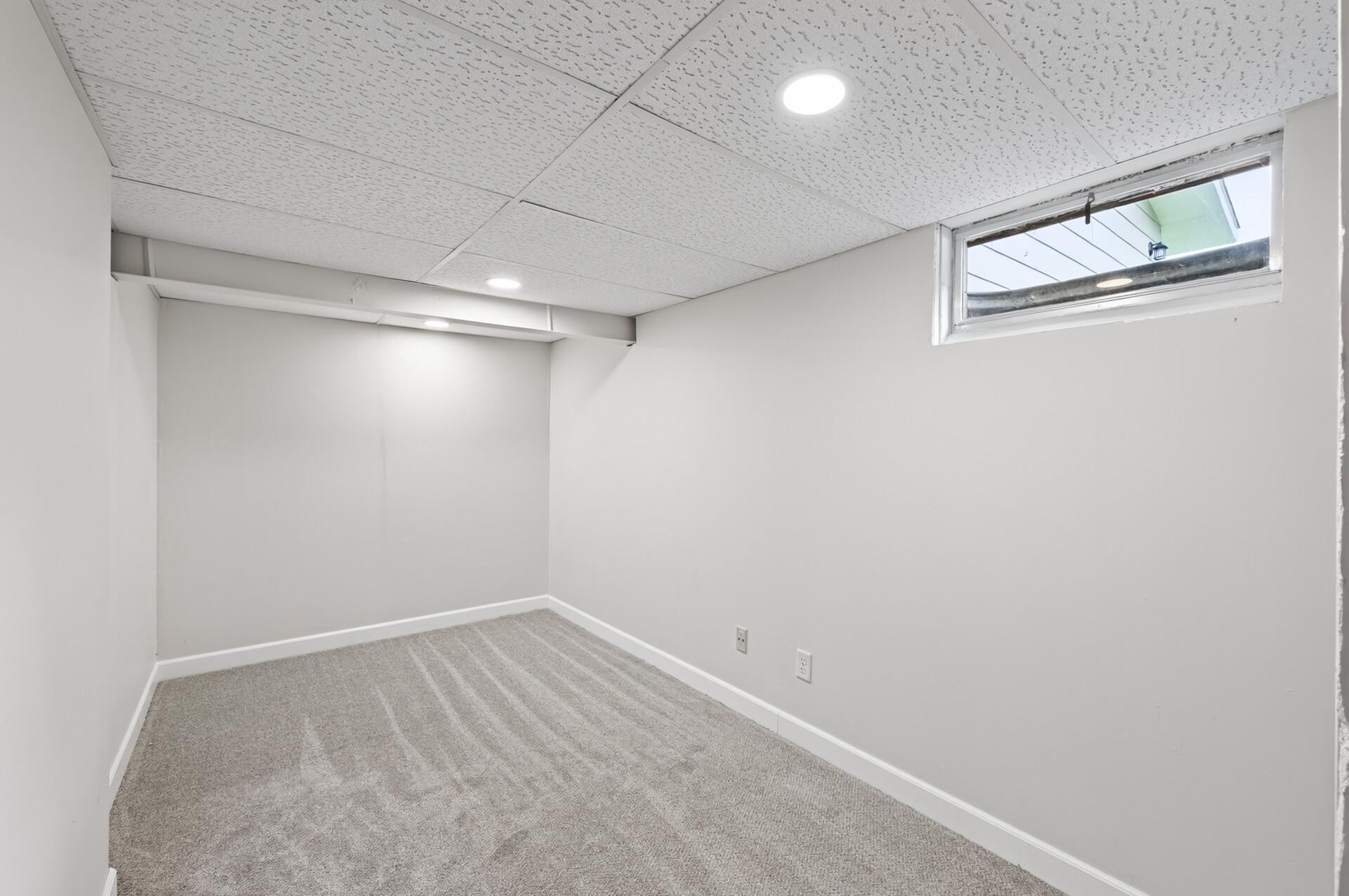 5400 80th Avenue N Property Photo 13