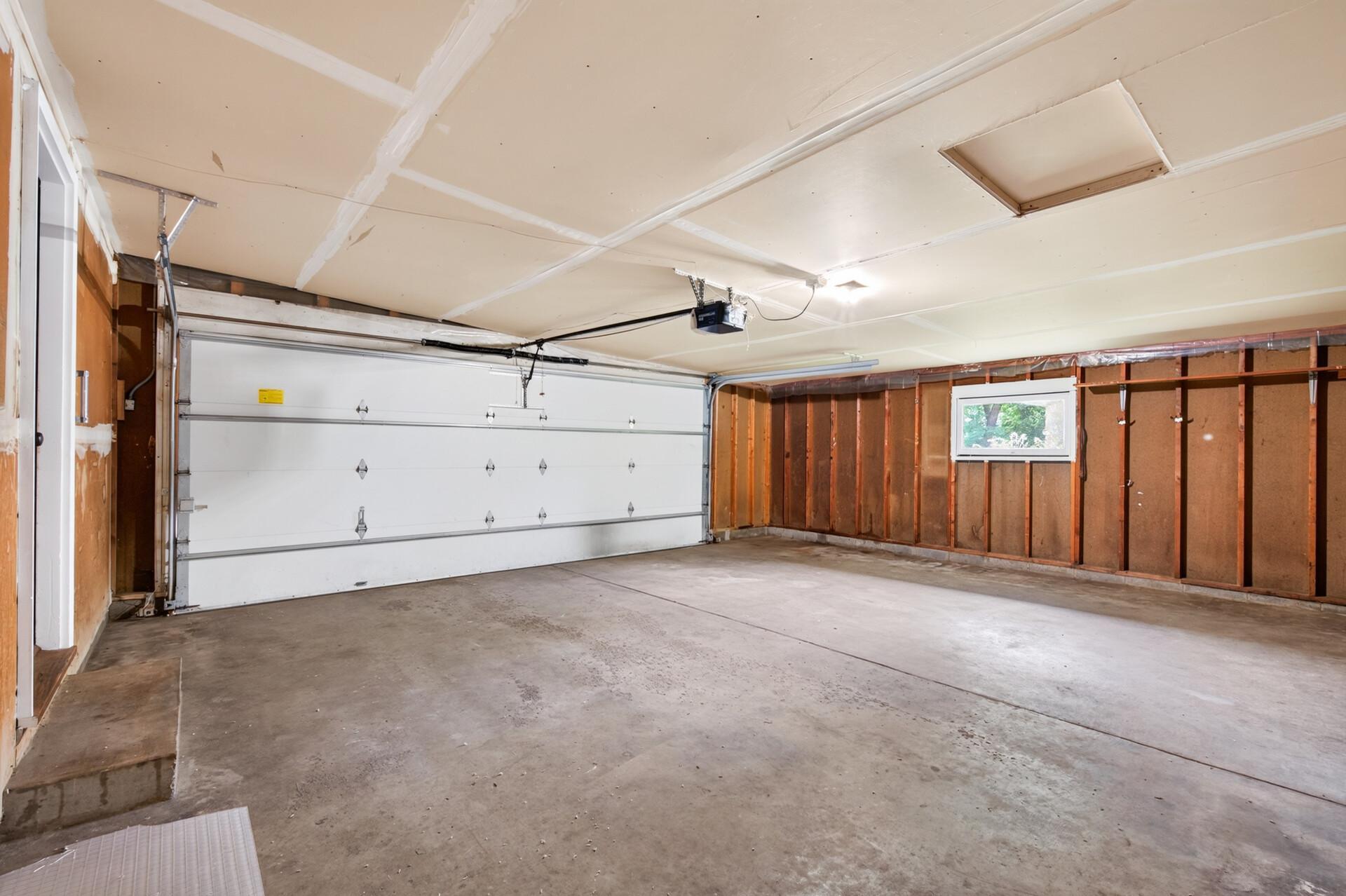 5400 80th Avenue N Property Photo 17