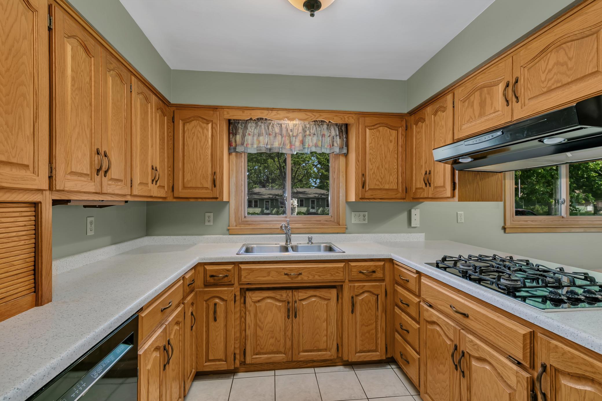 1051 37th Avenue N Property Photo 8