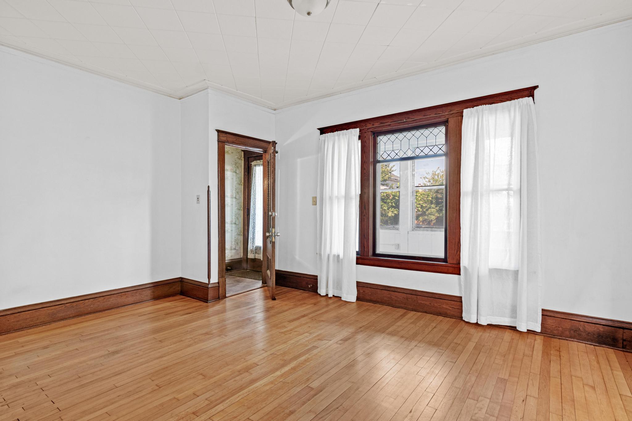 1916 10th Avenue S Property Photo 5