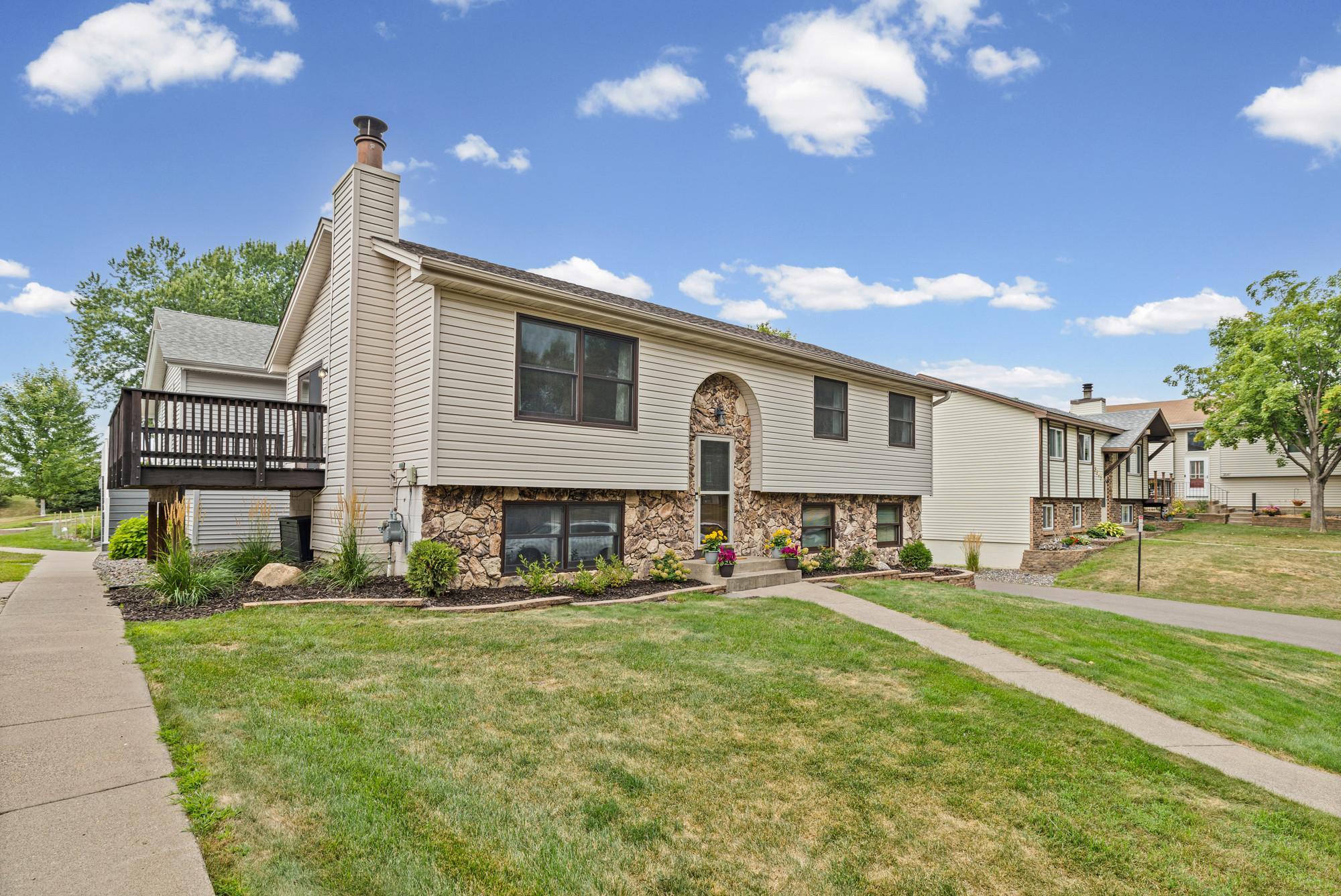 3531 Pilgrim Lane N Property Photo 1