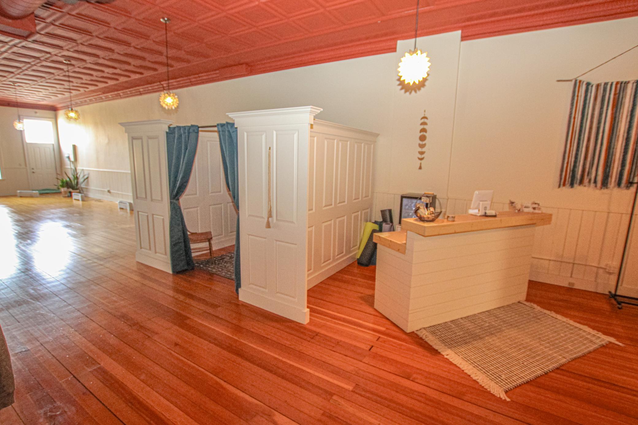 609 1/2 Broadway Street Property Photo 8