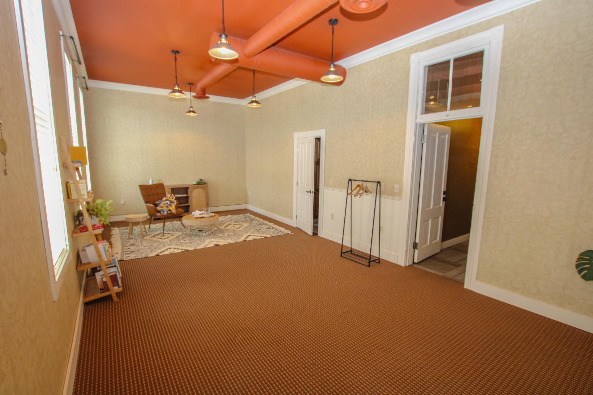 609 1/2 Broadway Street Property Photo 22