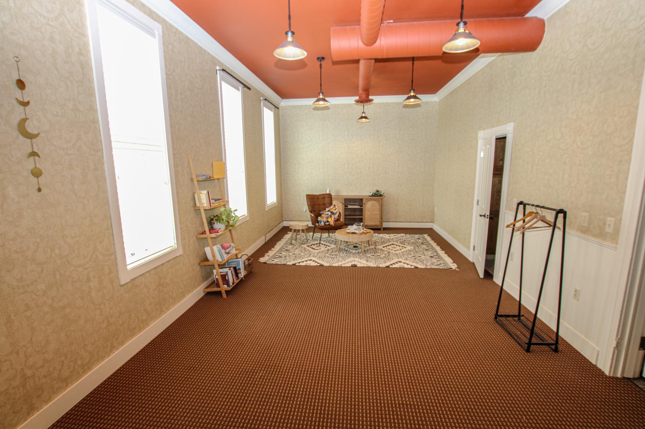 609 1/2 Broadway Street Property Photo 23