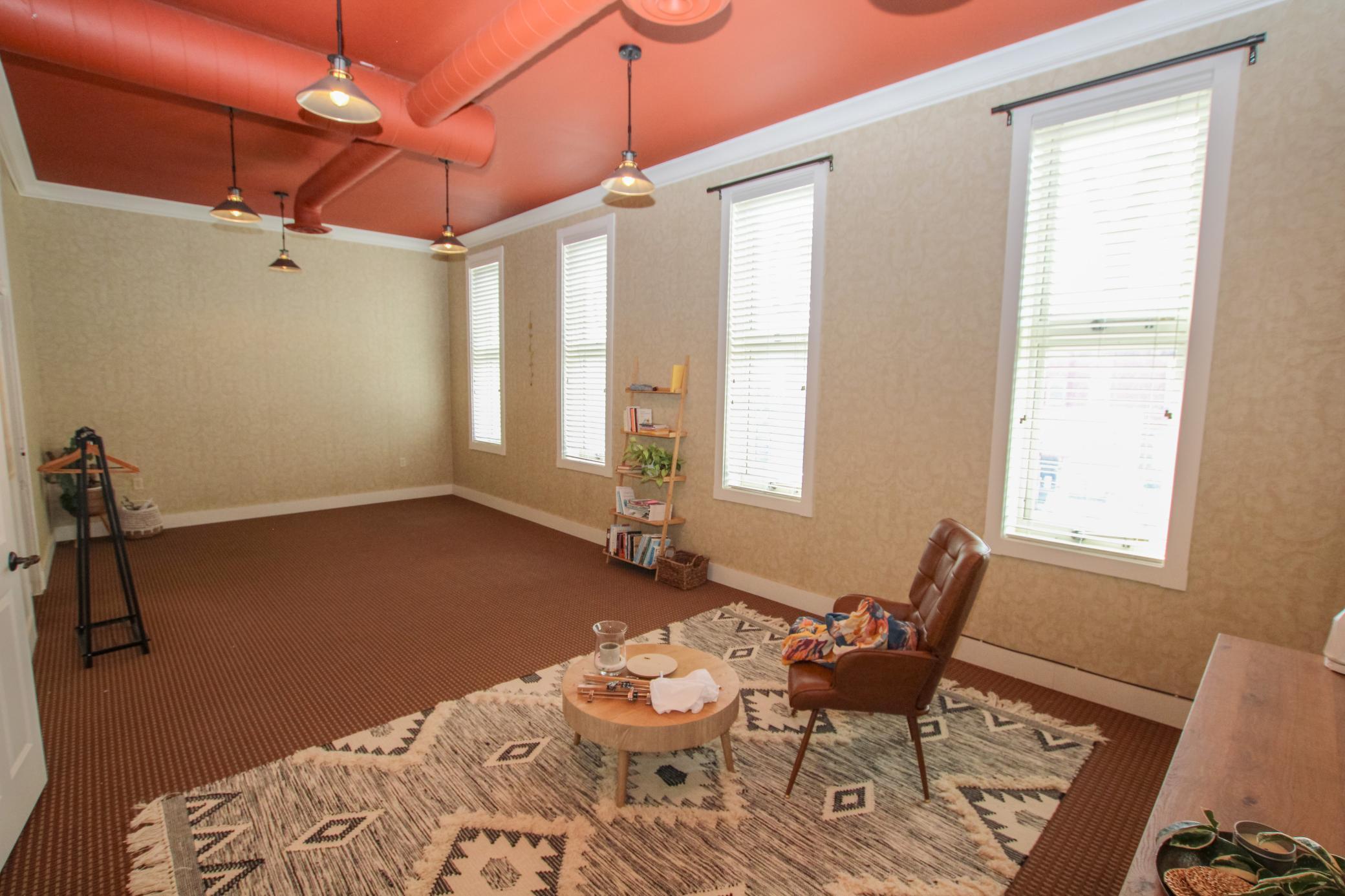 609 1/2 Broadway Street Property Photo 24