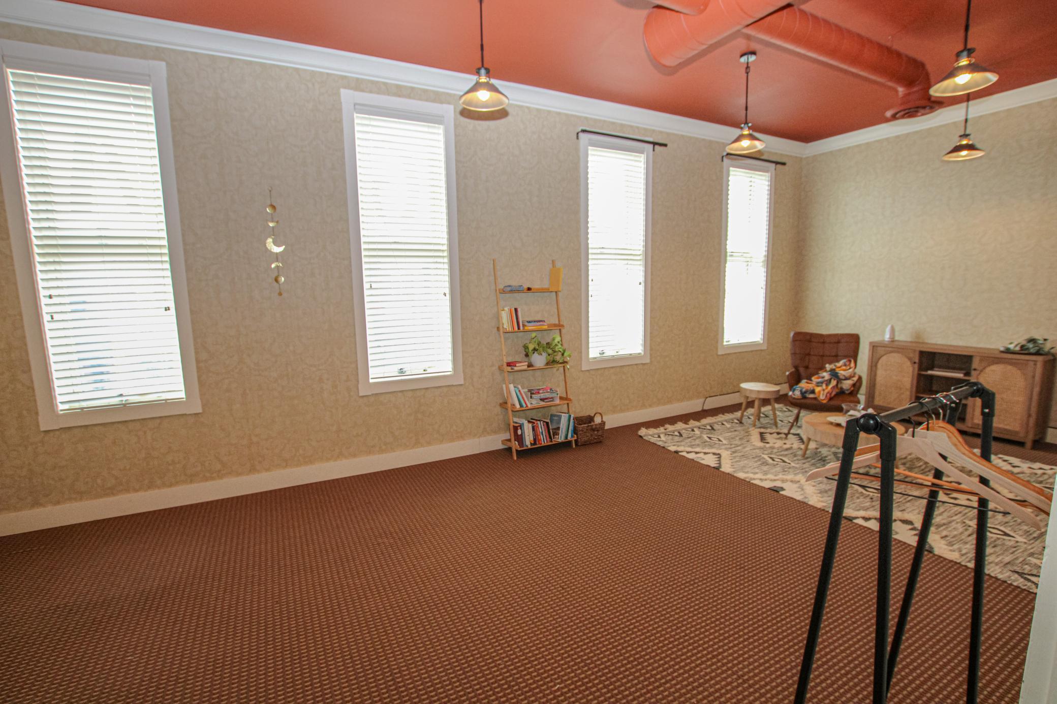 609 1/2 Broadway Street Property Photo 29