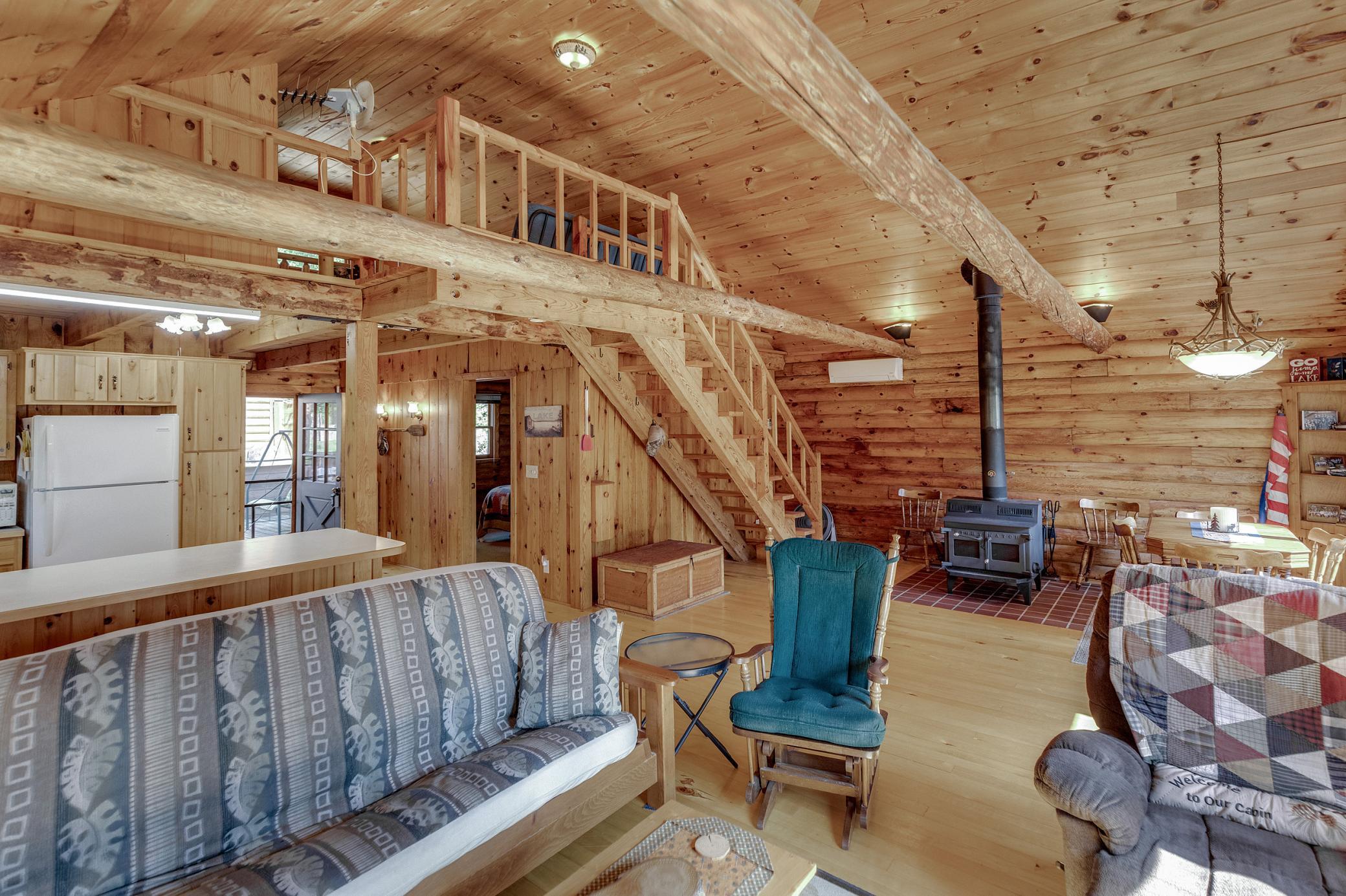 17803 Ivy Drive Property Photo 4