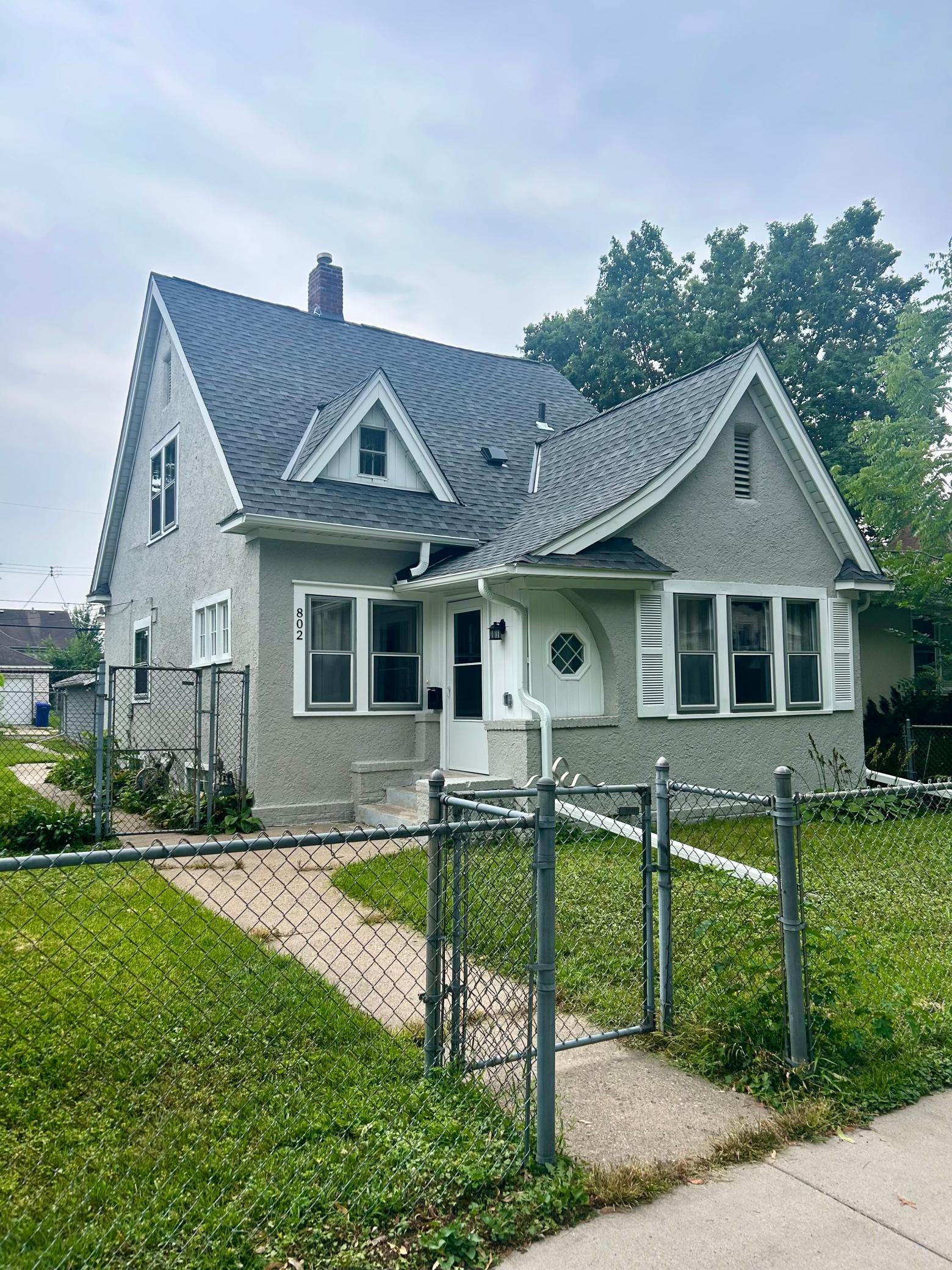 802 Fuller Avenue Property Photo 2