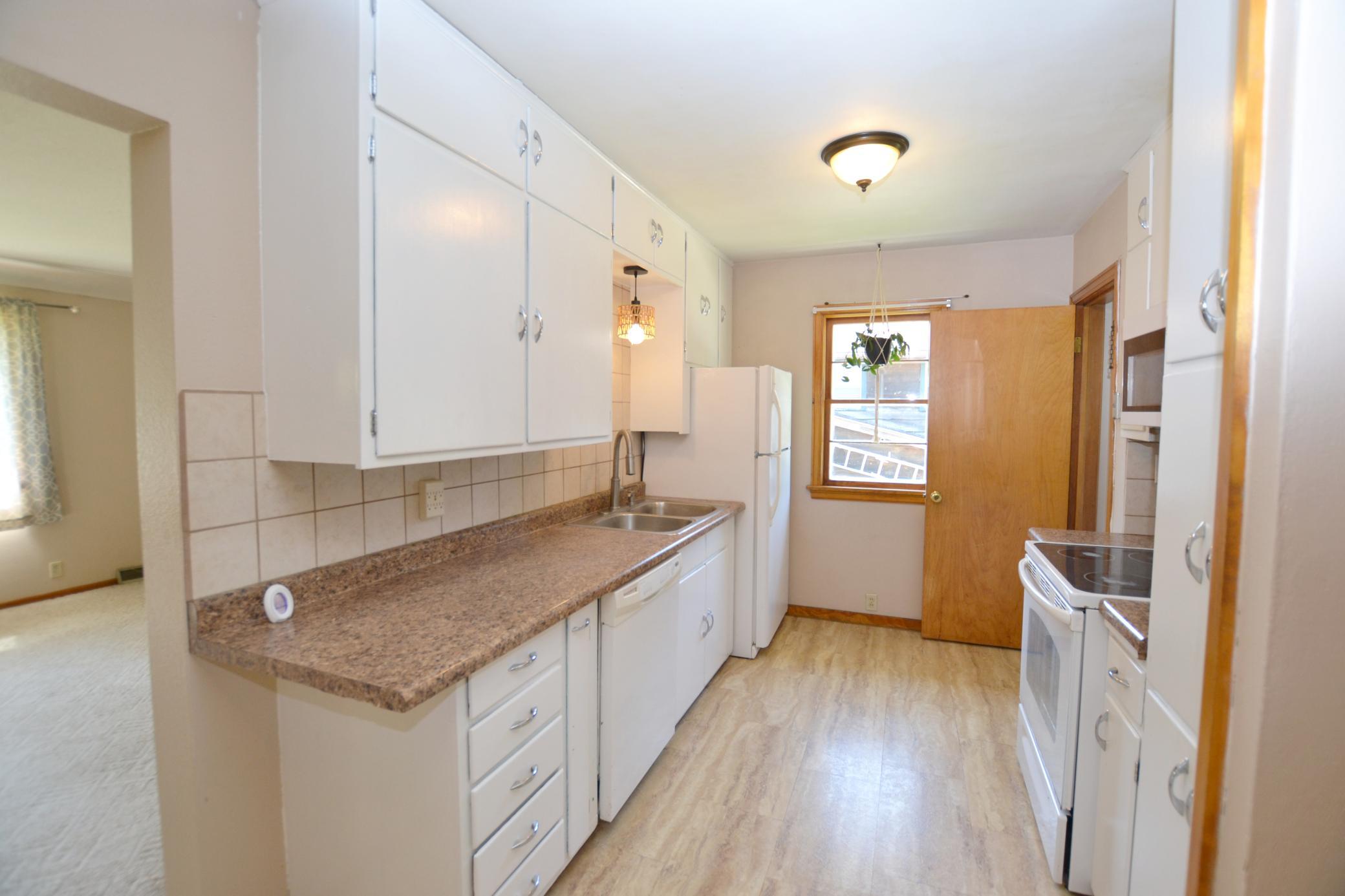 806 5th Street Ne Property Photo 5