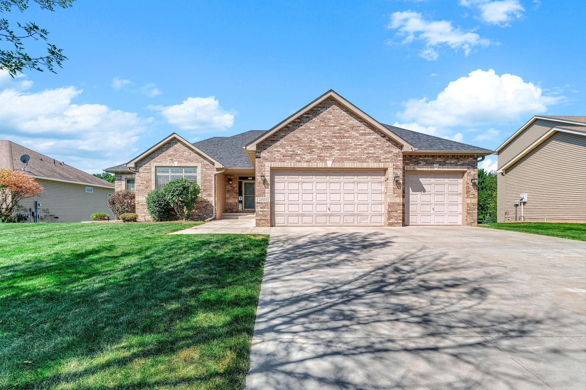 22633 Zion Parkway Nw Property Photo 1