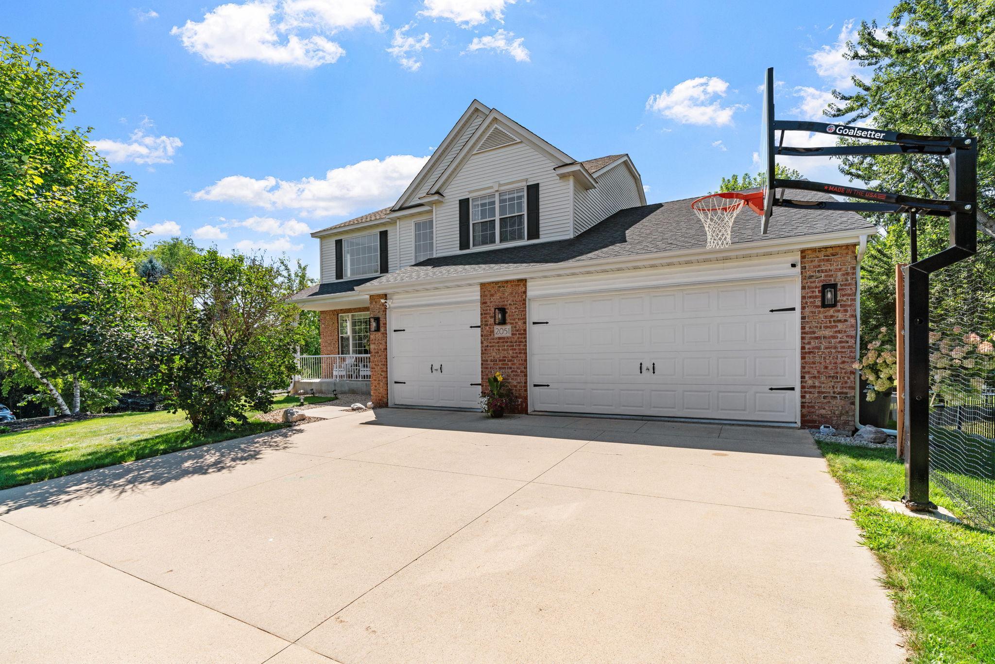 2051 Highgate Circle Property Photo 3