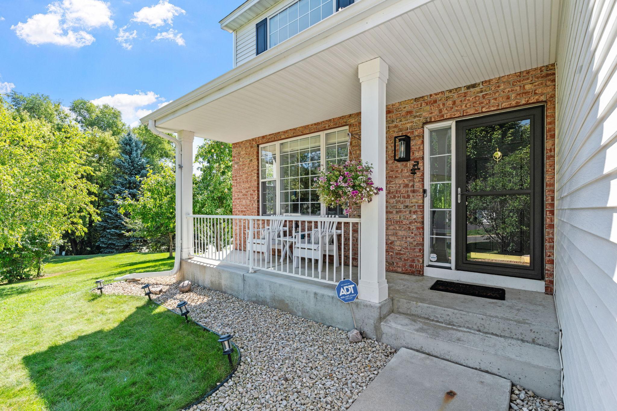 2051 Highgate Circle Property Photo 4
