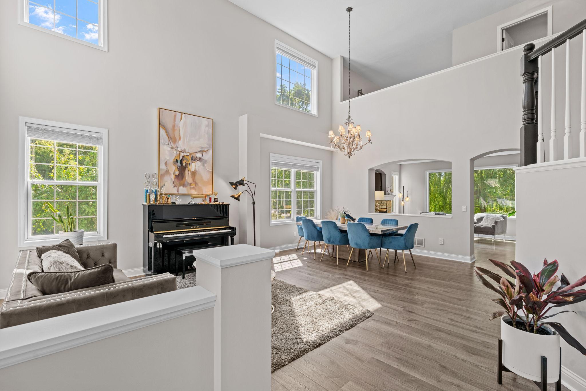 2051 Highgate Circle Property Photo 8
