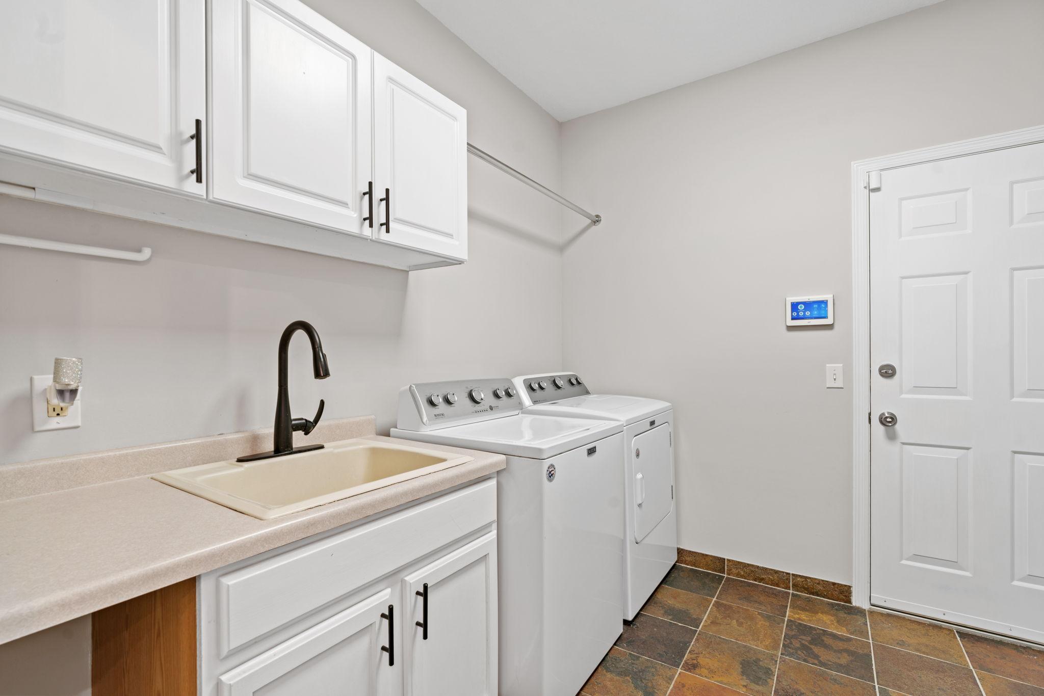 2051 Highgate Circle Property Photo 23