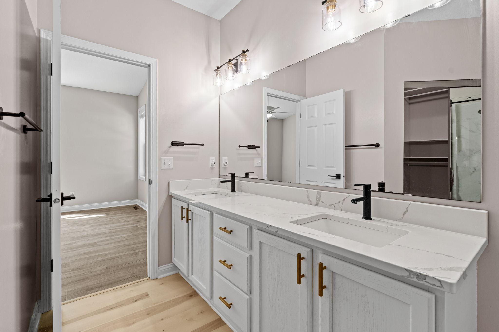 2051 Highgate Circle Property Photo 32