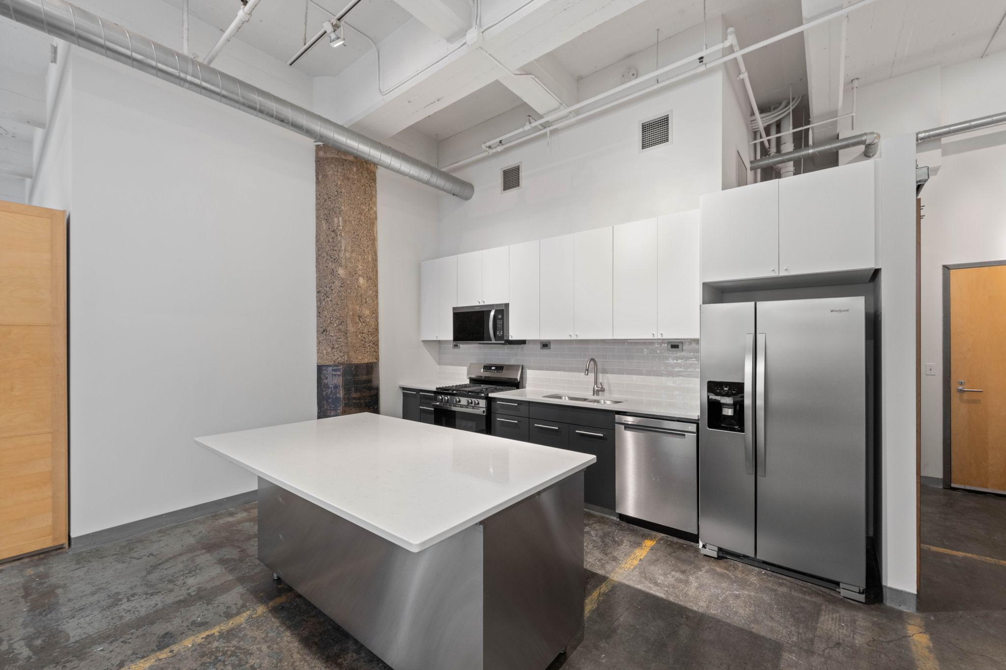 700 Washington Avenue N 208 Property Photo 6