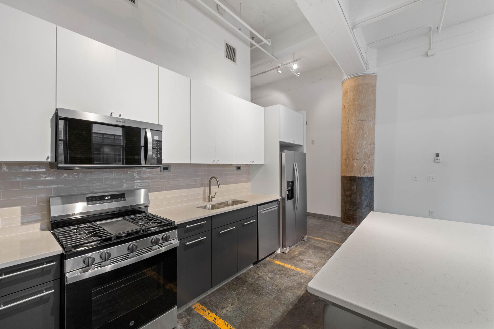 700 Washington Avenue N 208 Property Photo 7