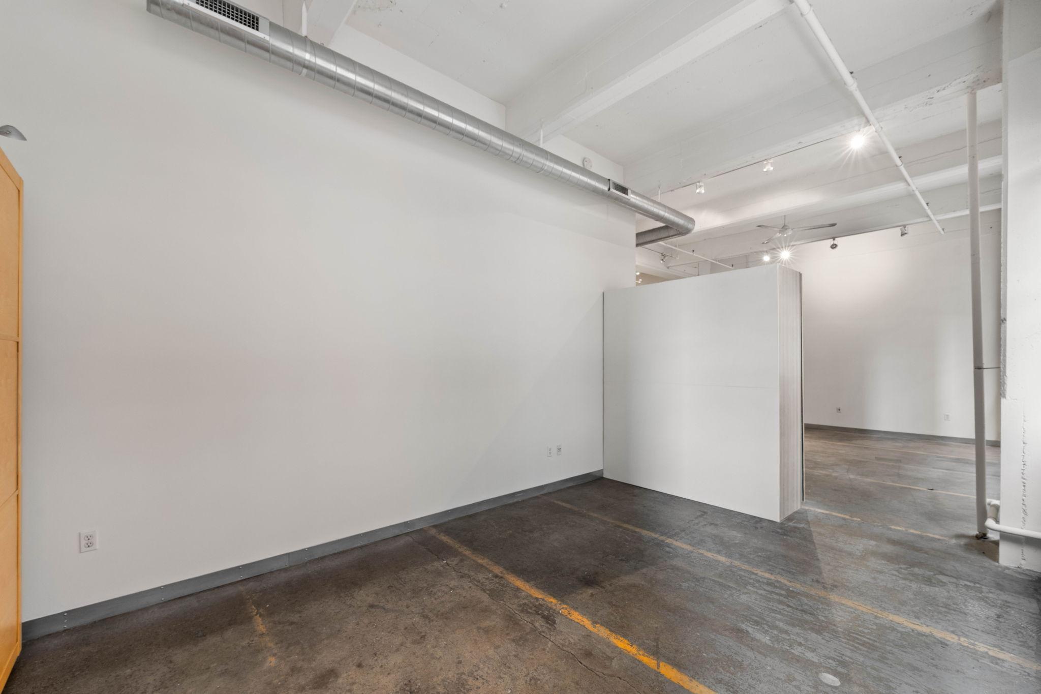 700 Washington Avenue N 208 Property Photo 10