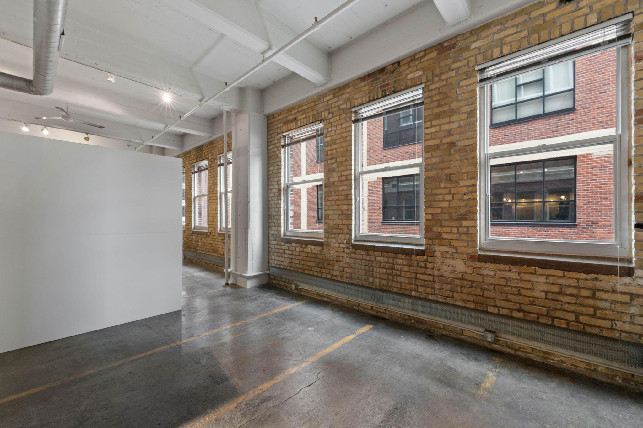 700 Washington Avenue N 208 Property Photo 11