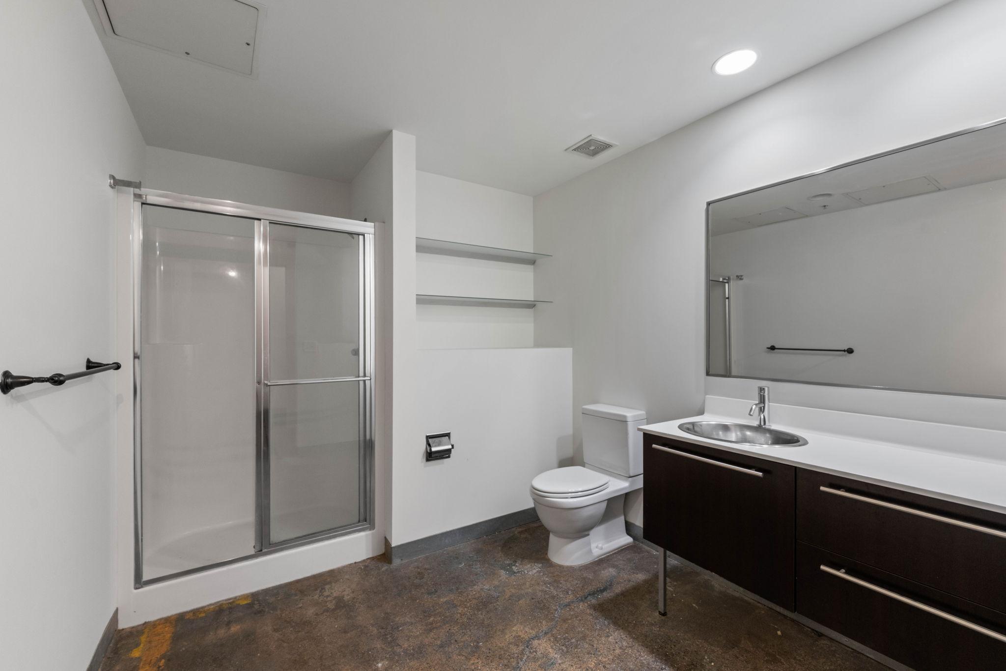 700 Washington Avenue N 208 Property Photo 14