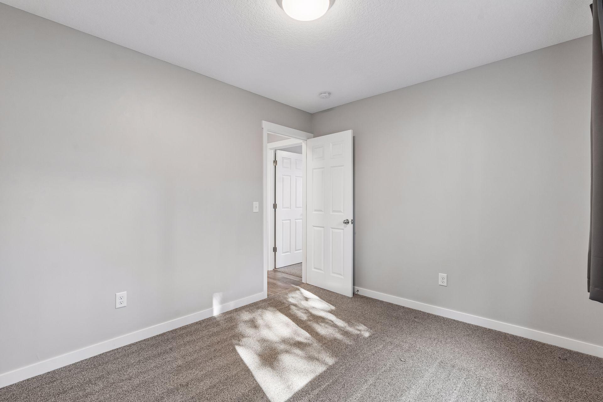 540 Lois Lane Property Photo 18