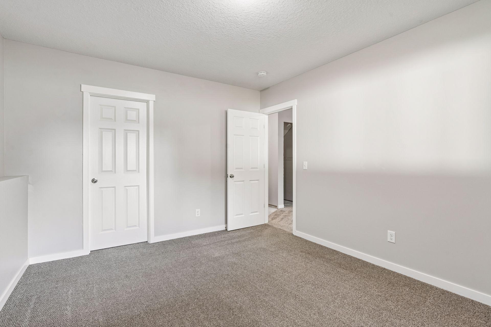 540 Lois Lane Property Photo 28