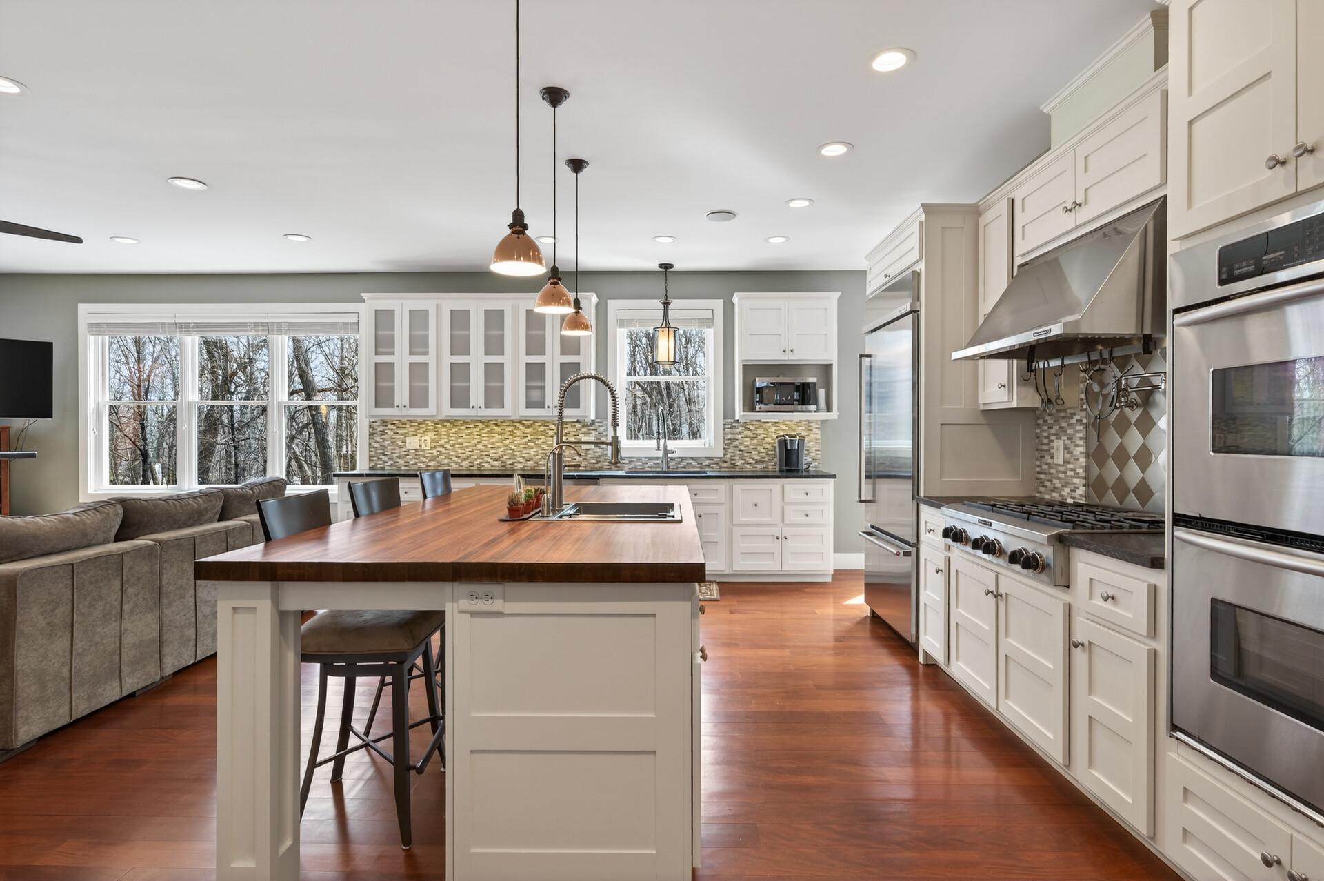 19055 Ridgewood Road Property Photo 8