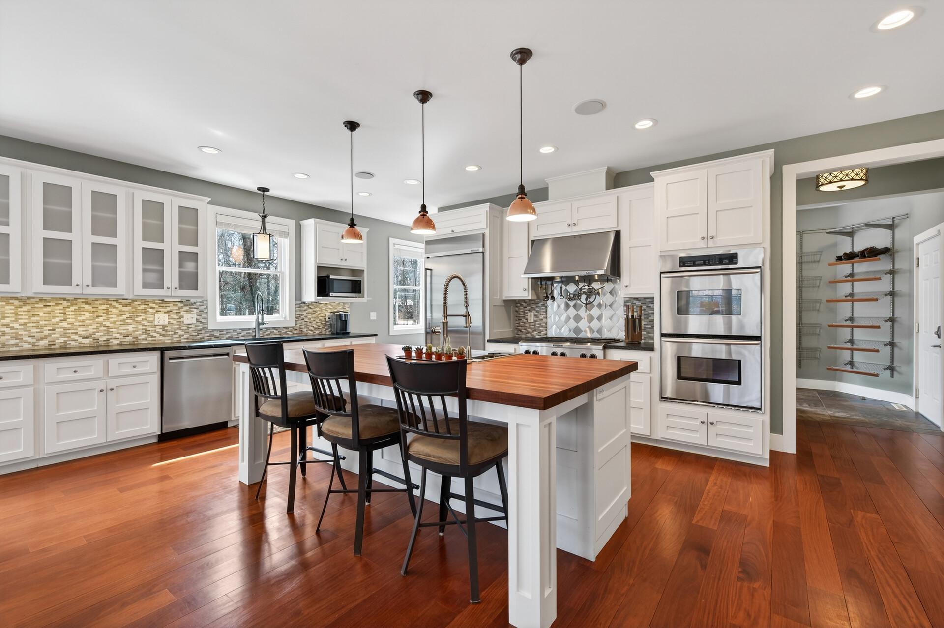 19055 Ridgewood Road Property Photo 9
