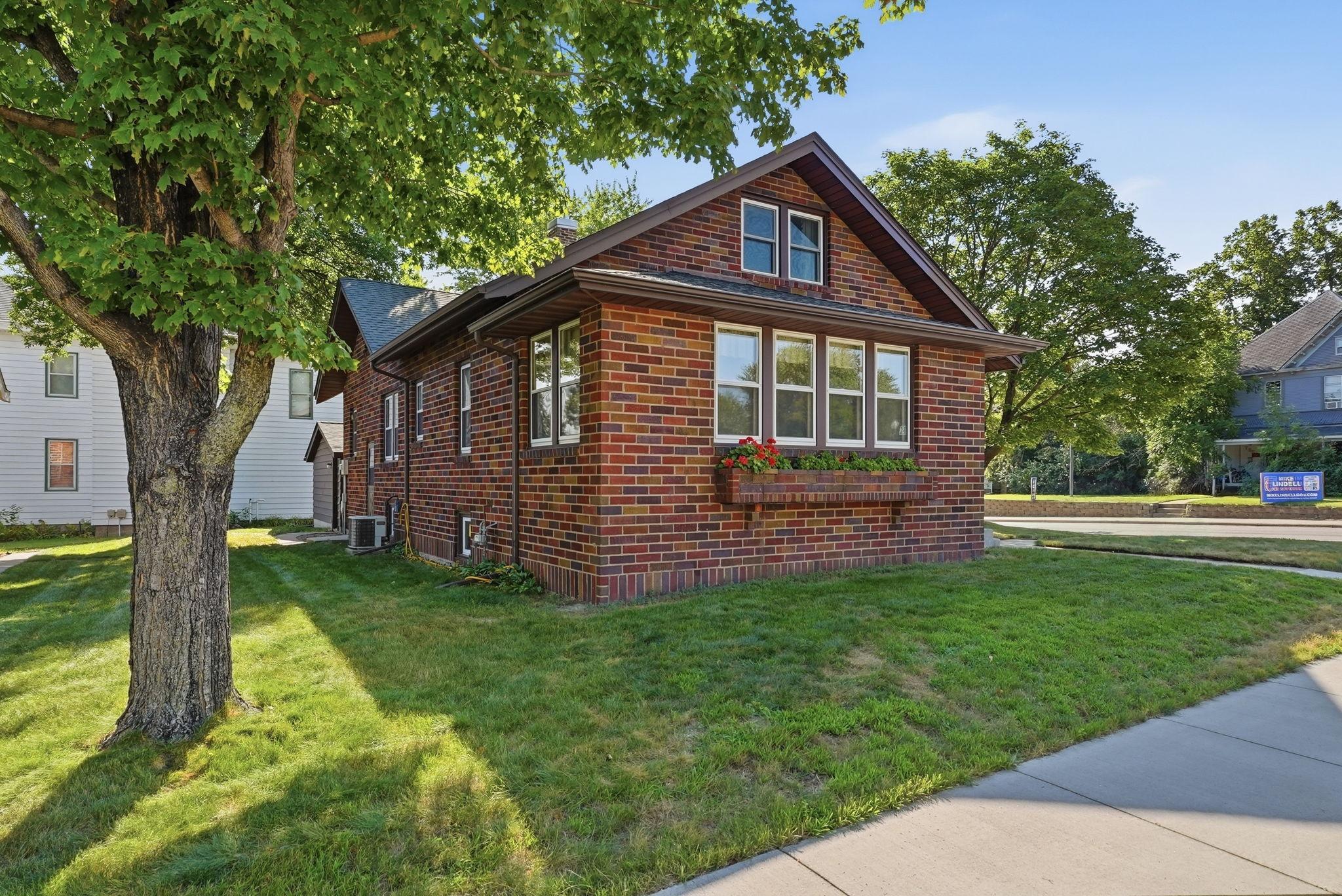 231 Maple Street Property Photo 4