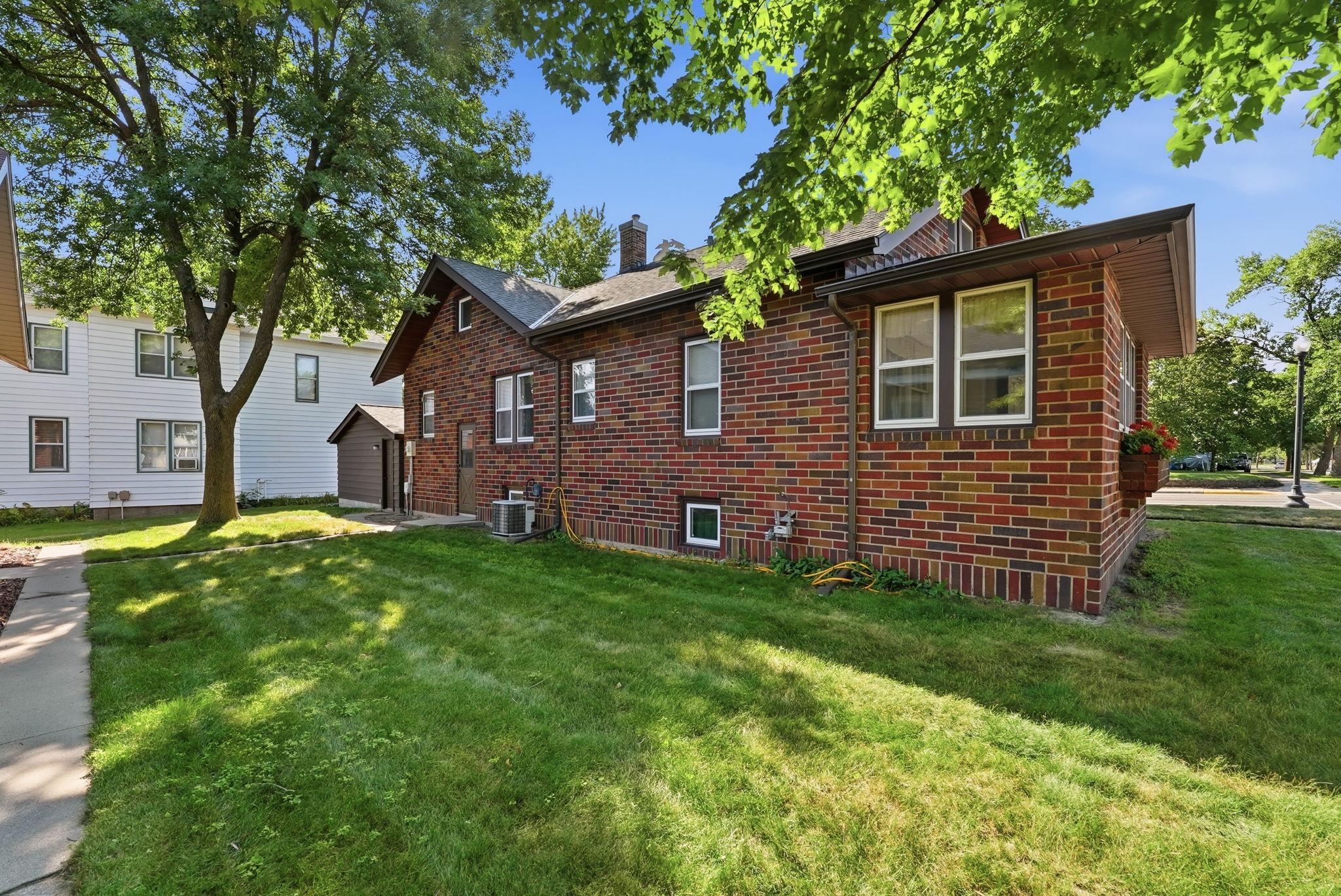231 Maple Street Property Photo 5