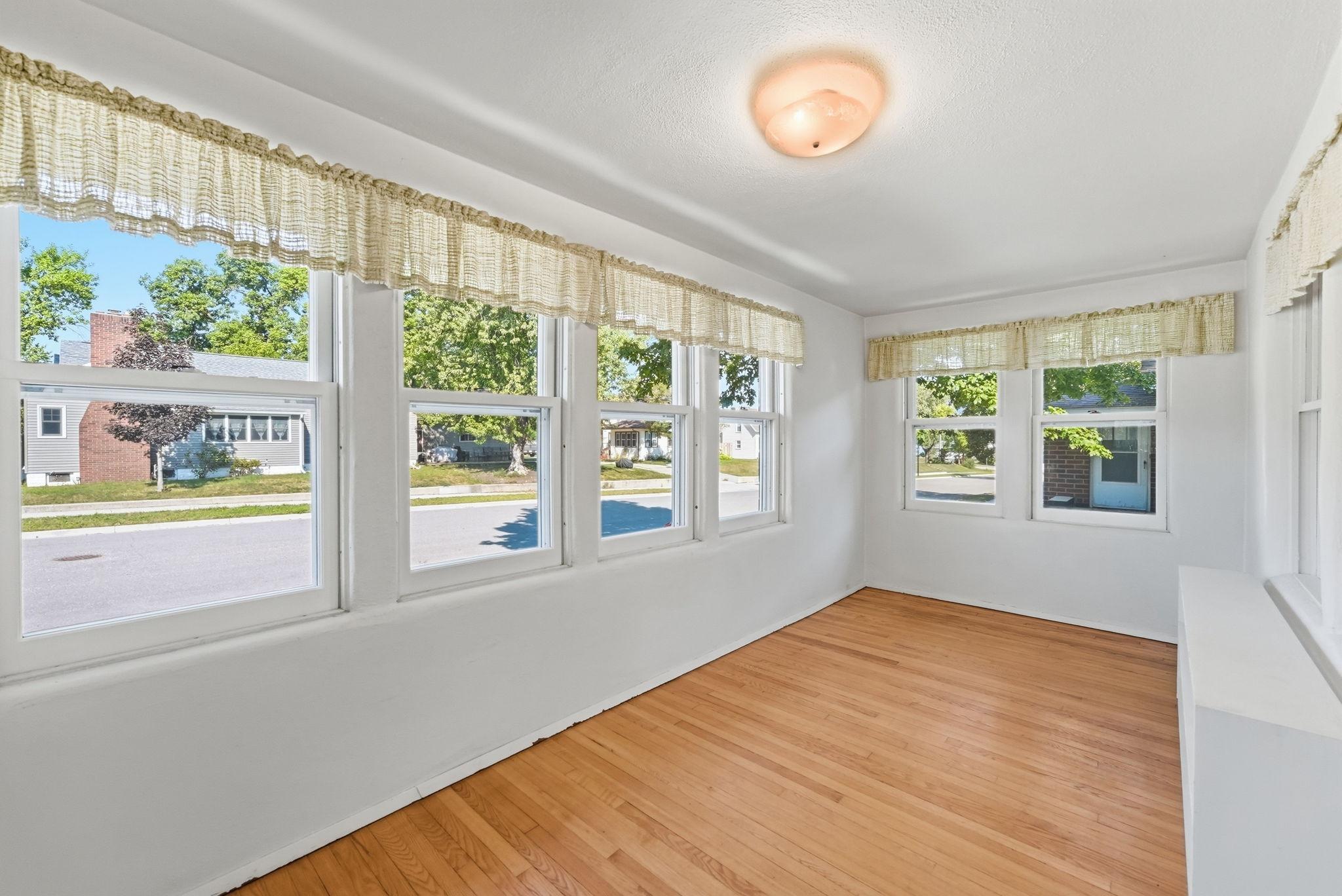 231 Maple Street Property Photo 6