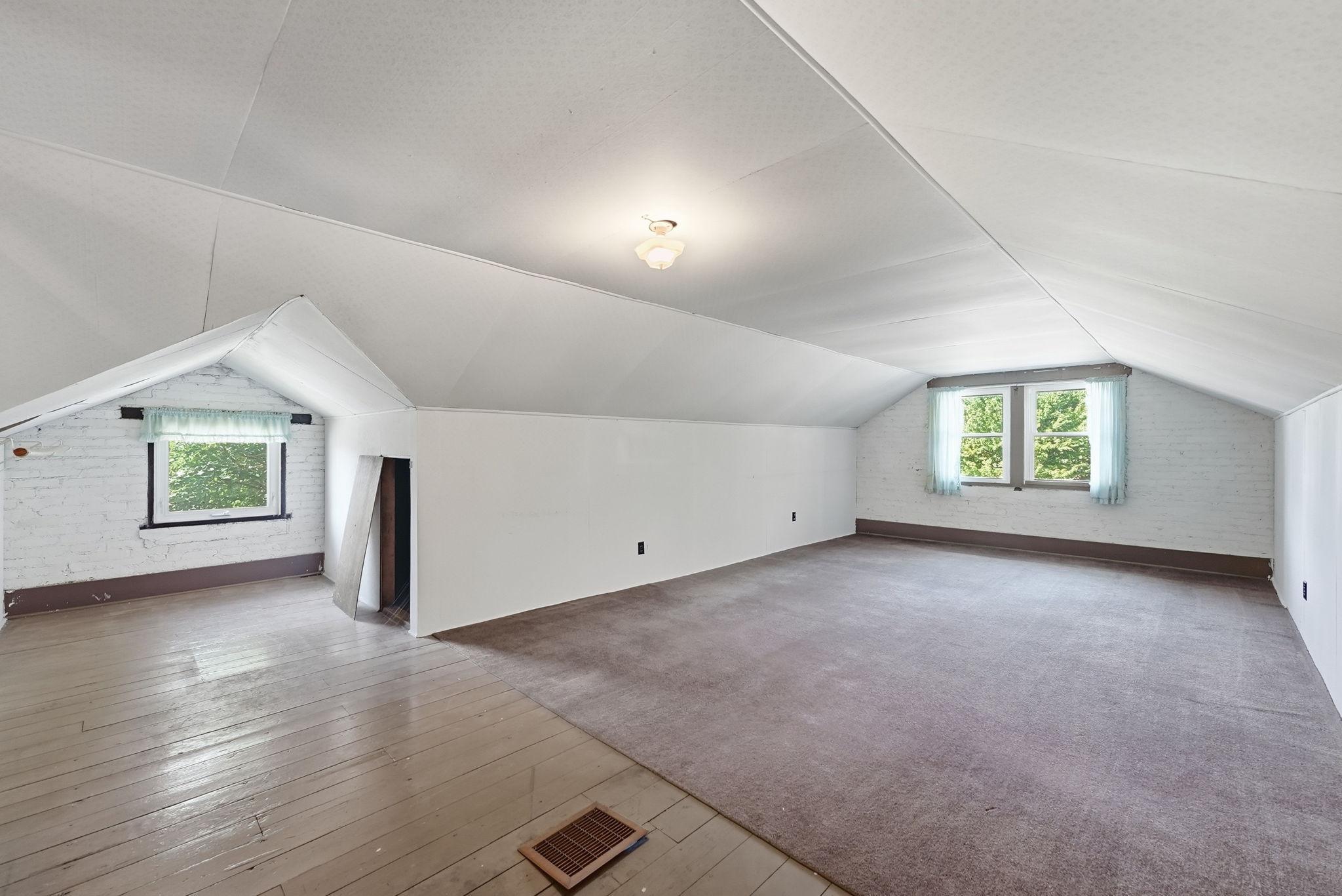 231 Maple Street Property Photo 21