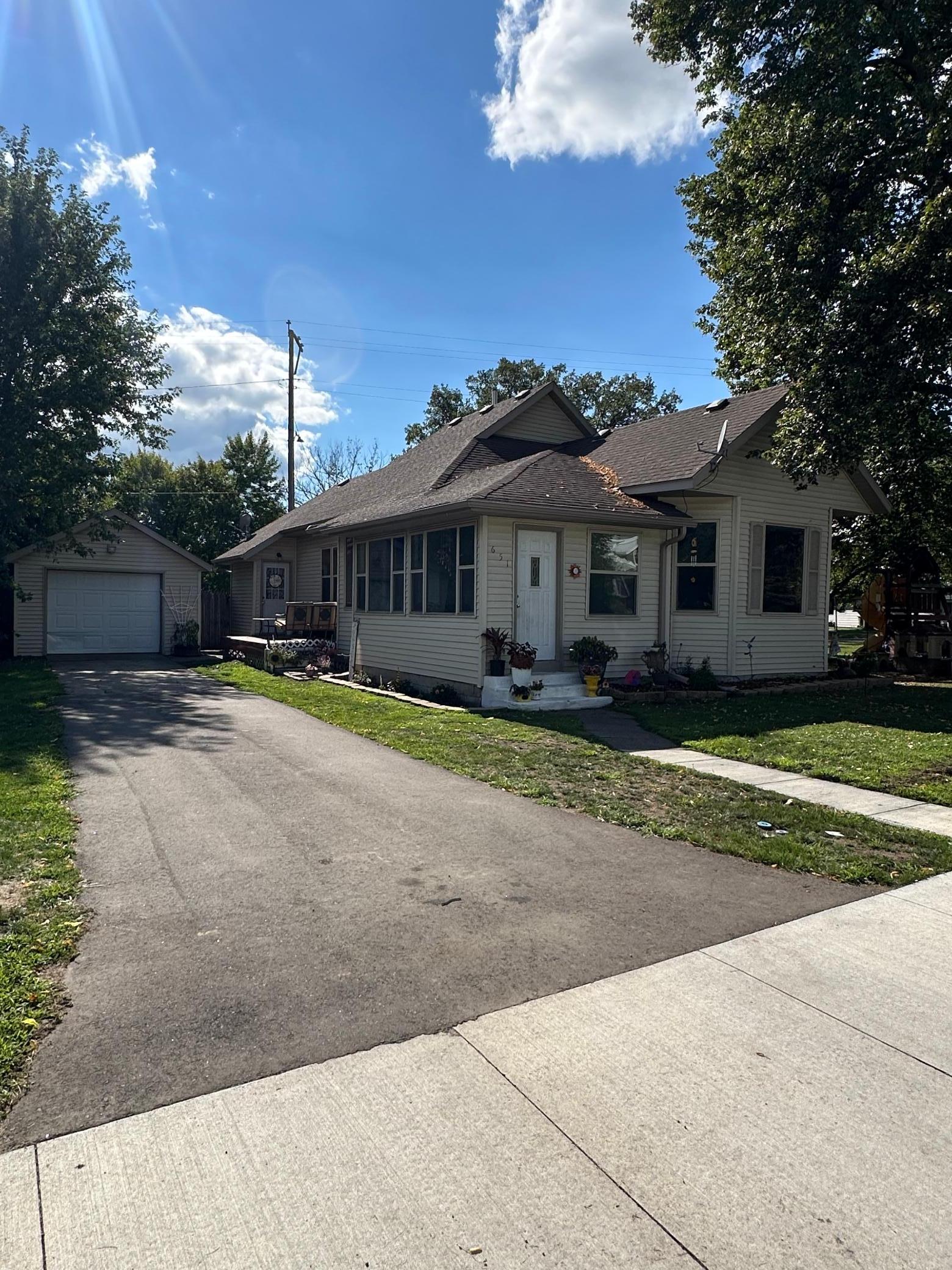 651 4th Avenue N Property Photo 1