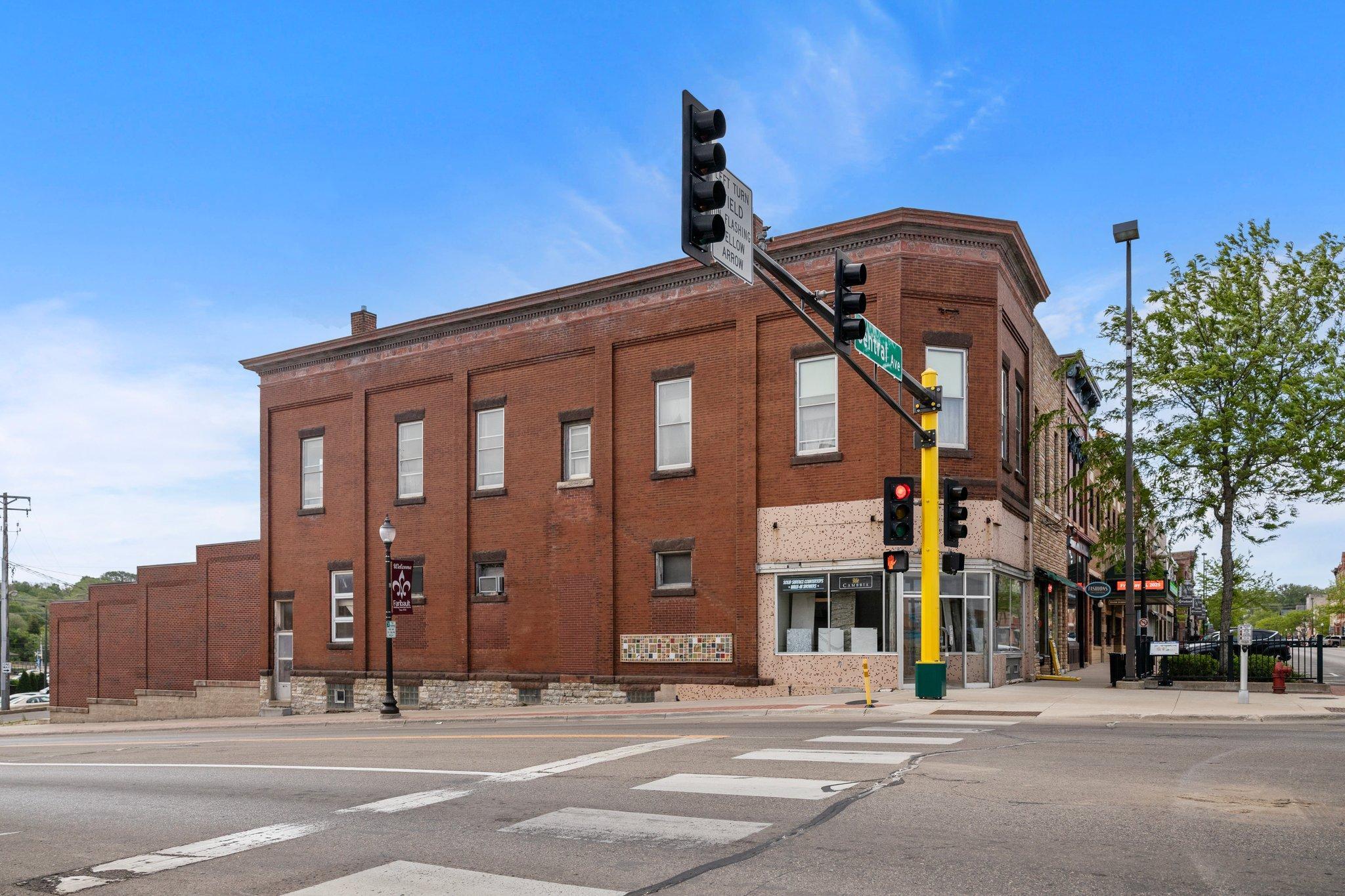 329 Central Avenue N Property Photo 6