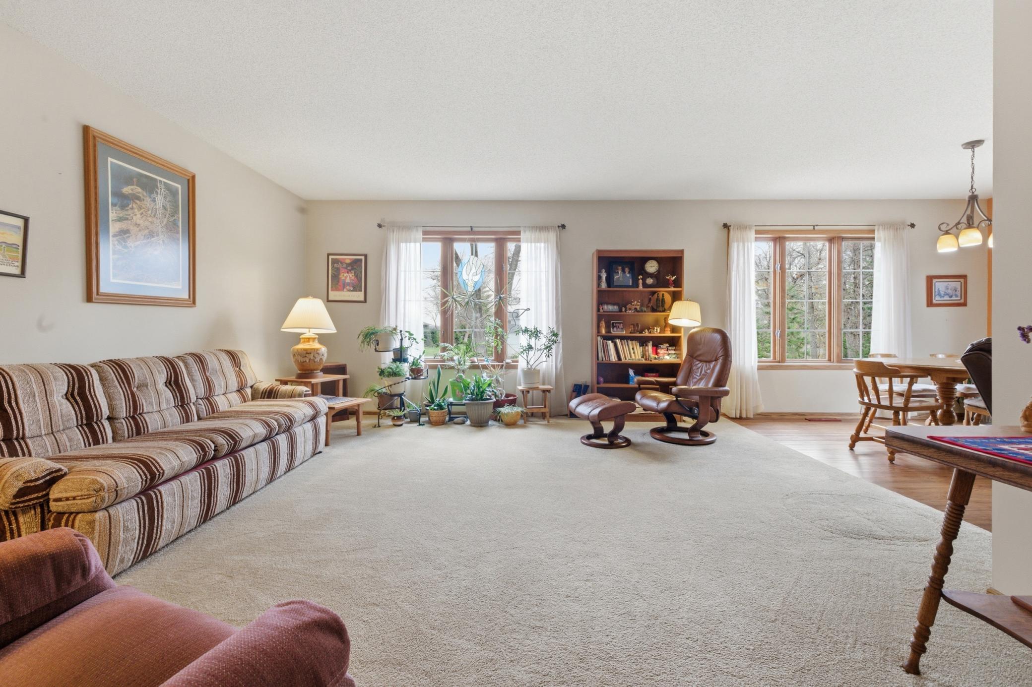 13111 Timberlane Drive Property Photo 7