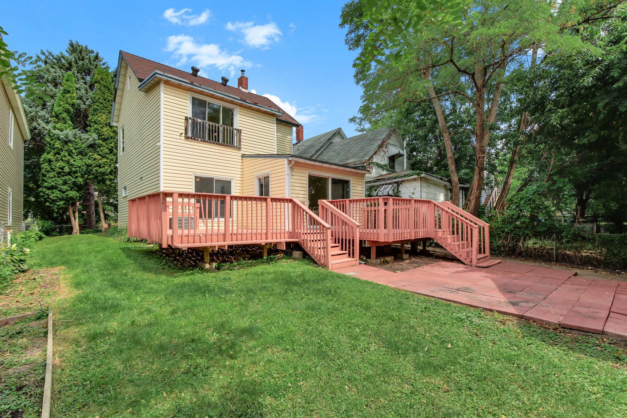 896 4th Street E Property Photo 29