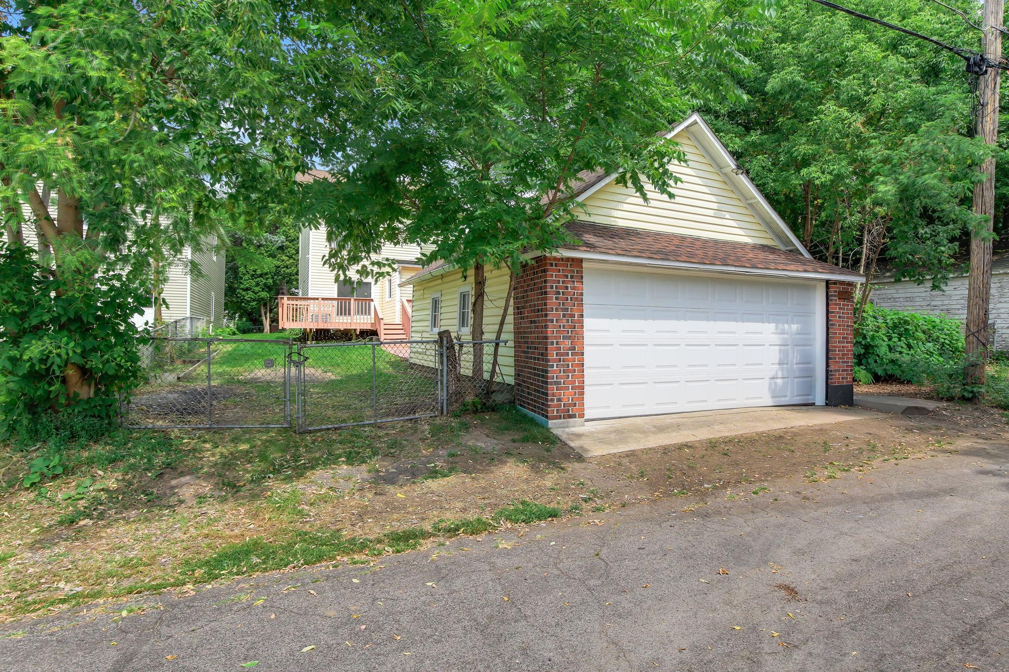 896 4th Street E Property Photo 33