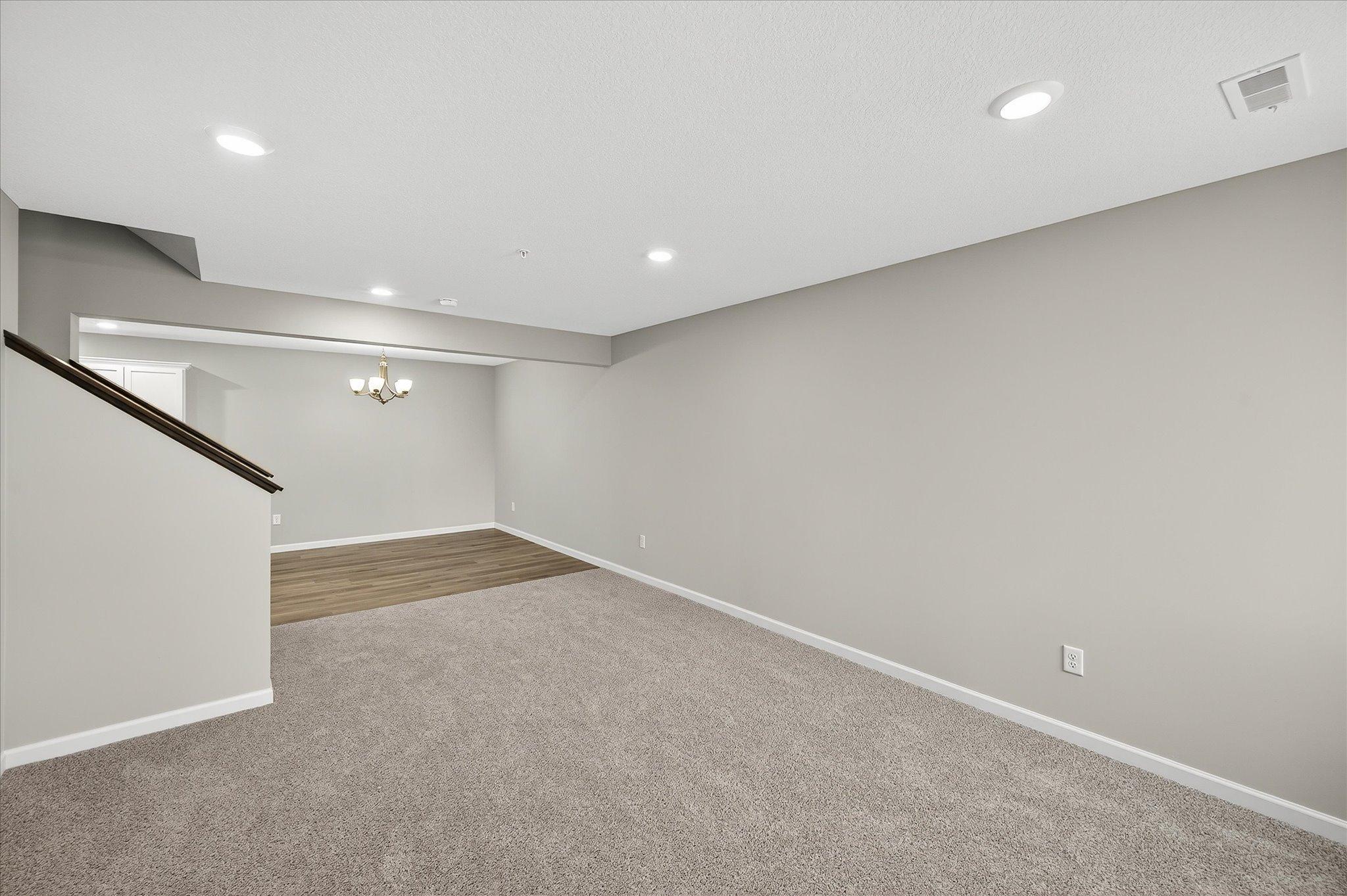 25559 3rd Street W Property Photo 4
