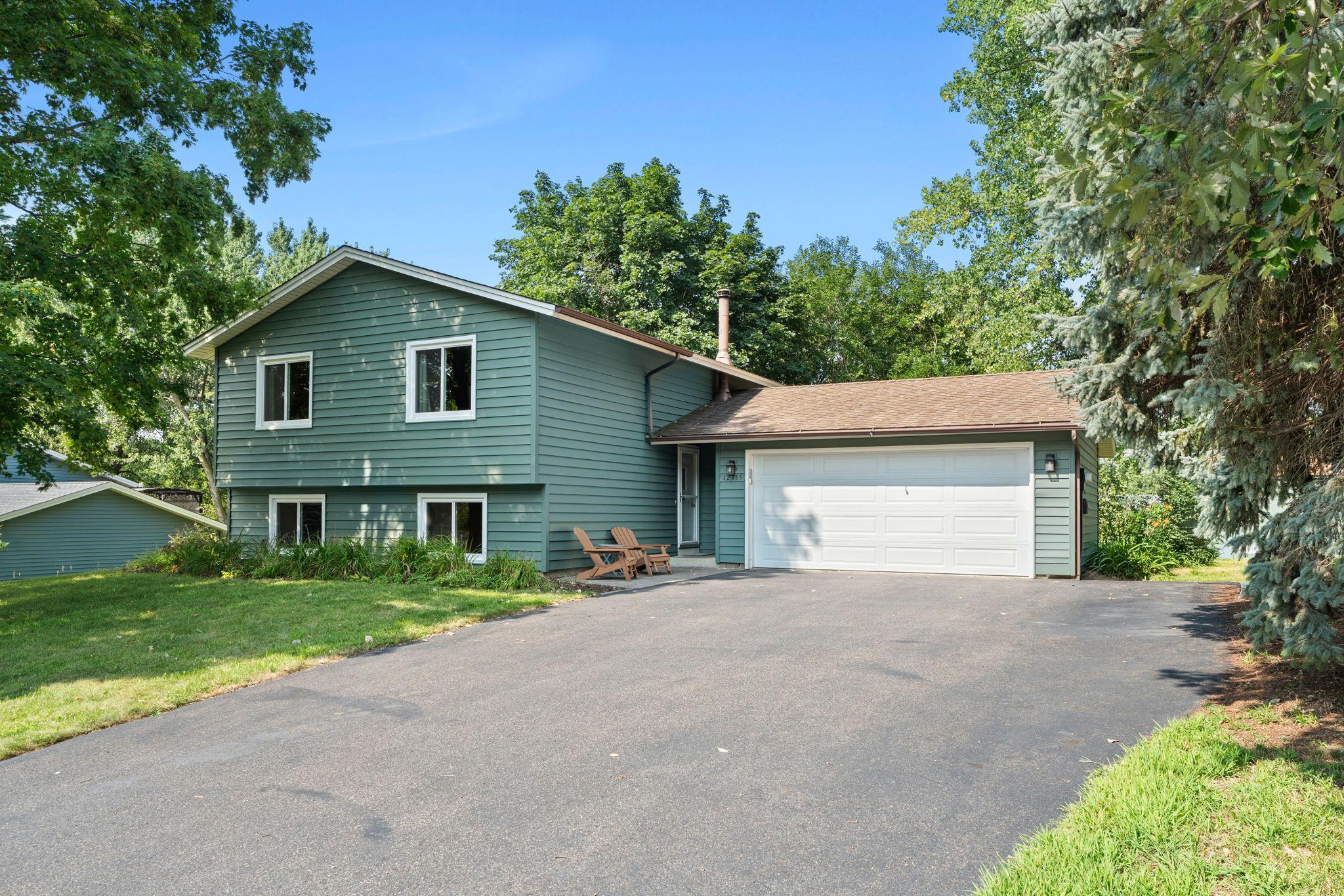 12335 Oxbow Drive Property Photo 1
