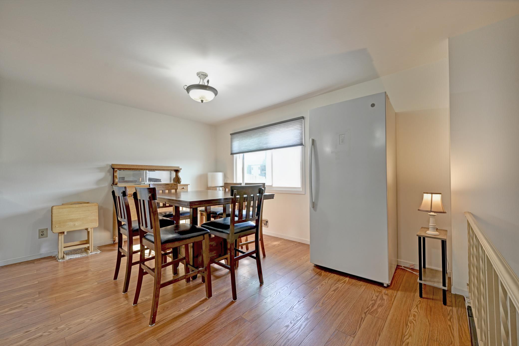 2725 9th Lane Property Photo 4