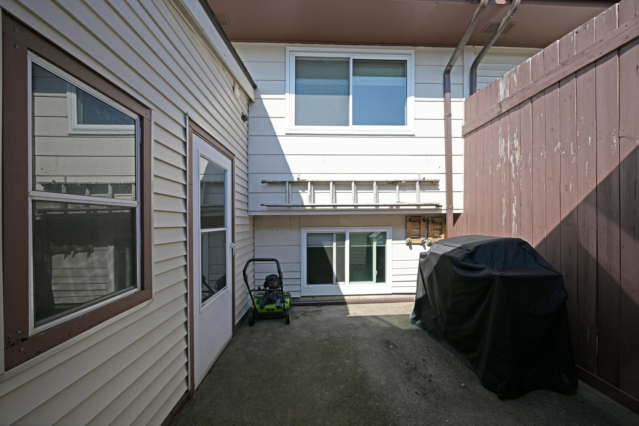 2725 9th Lane Property Photo 23