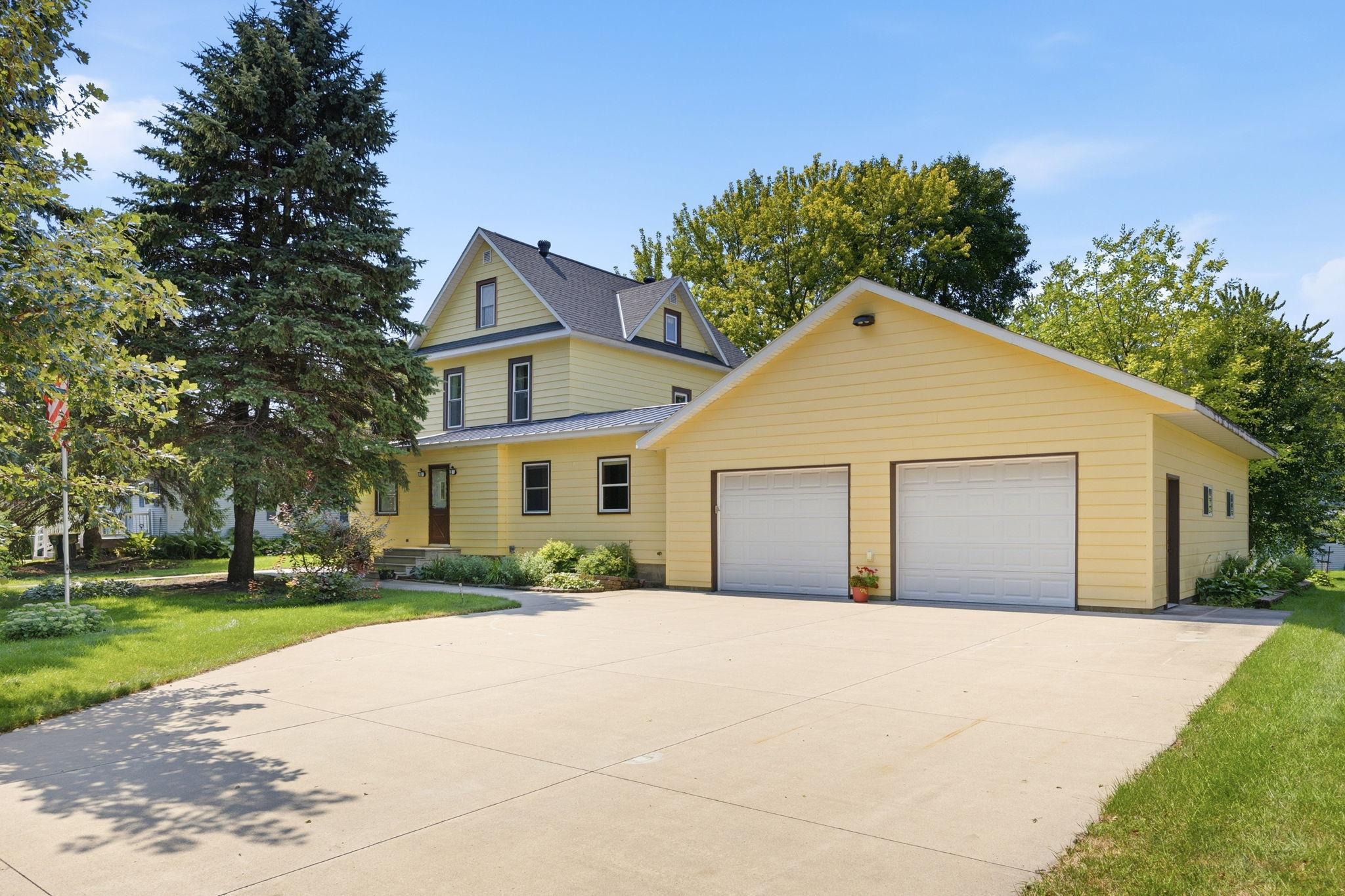 120 3rd Street W Property Photo 1