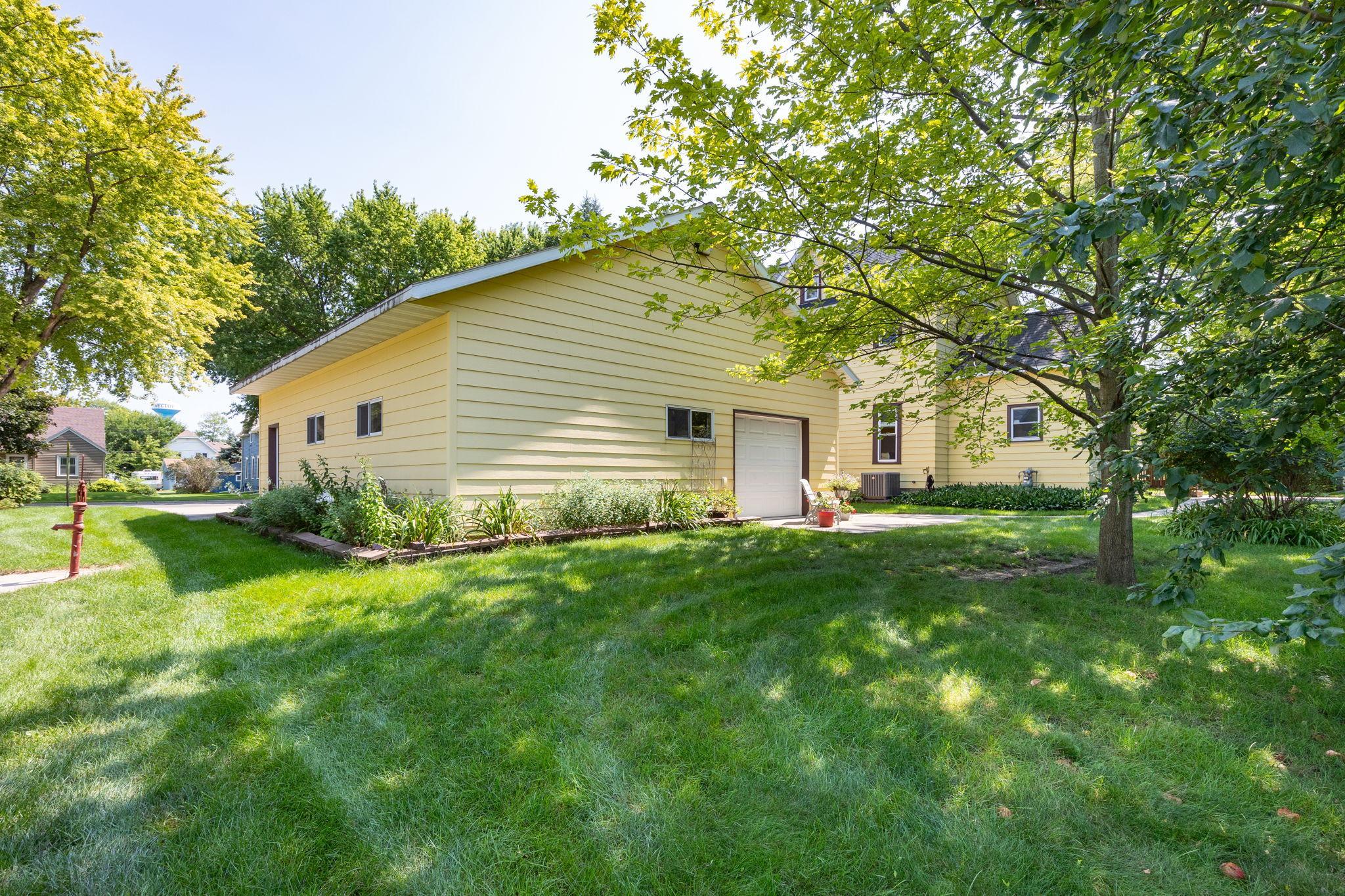 120 3rd Street W Property Photo 8