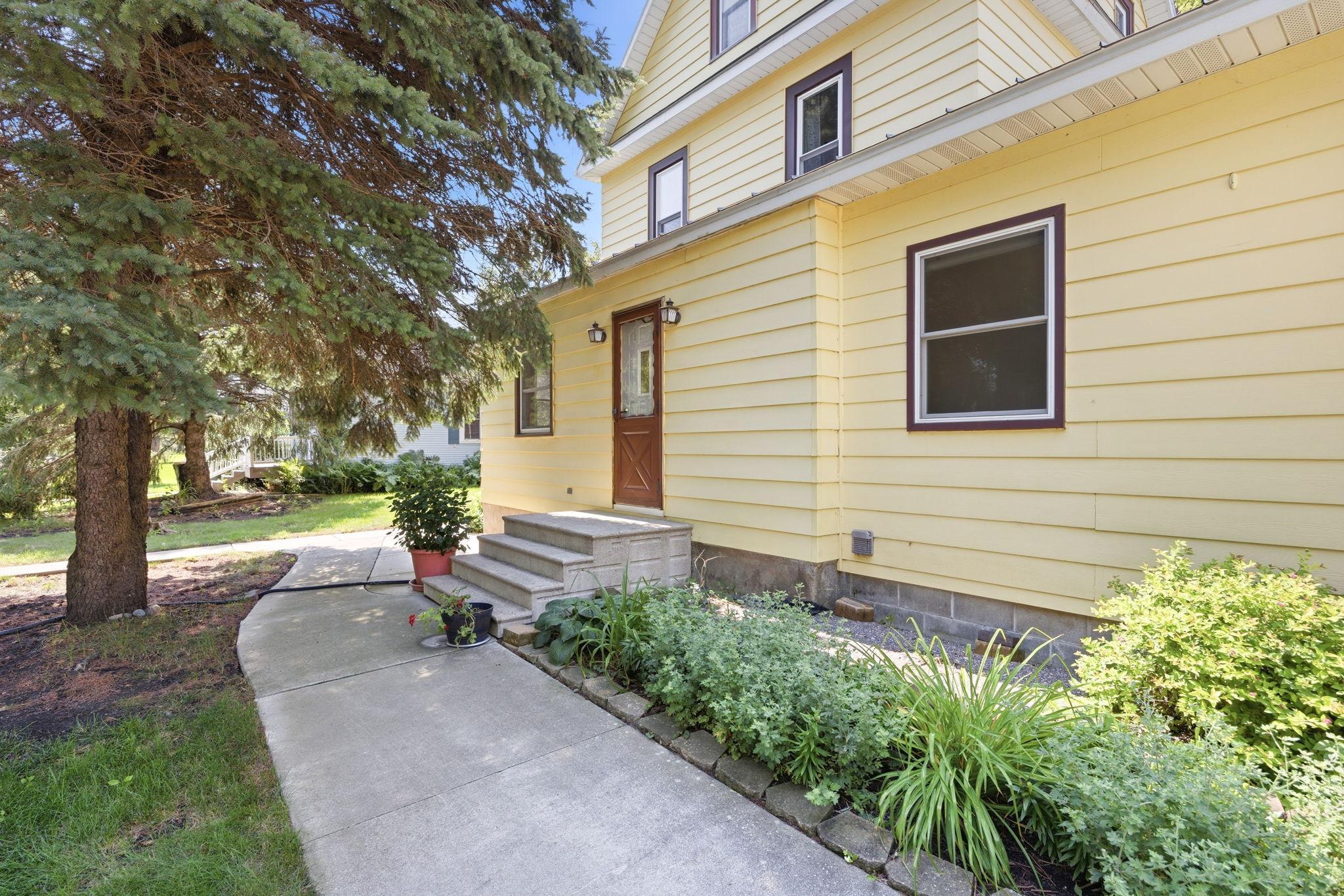 120 3rd Street W Property Photo 11