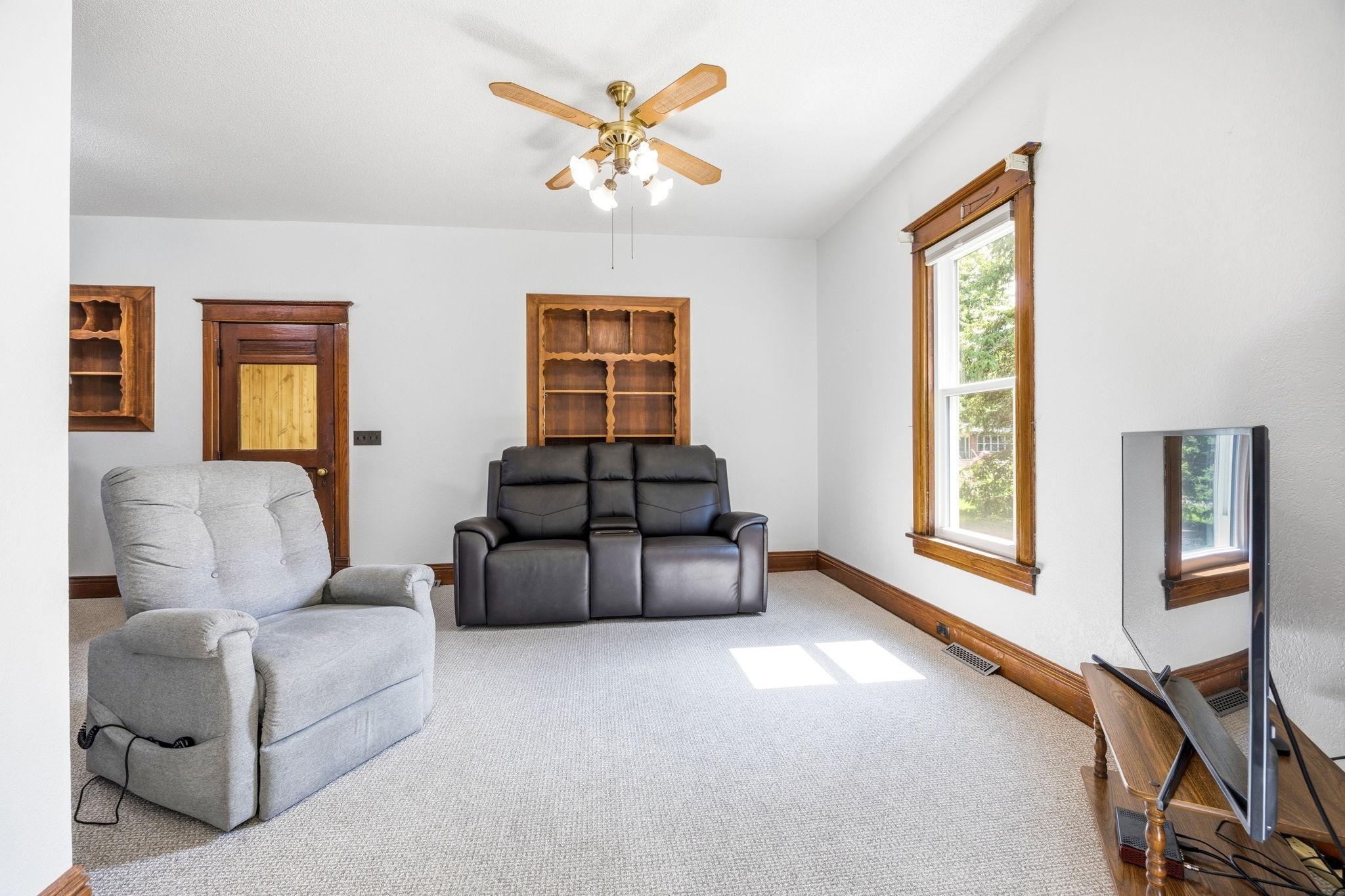 120 3rd Street W Property Photo 16