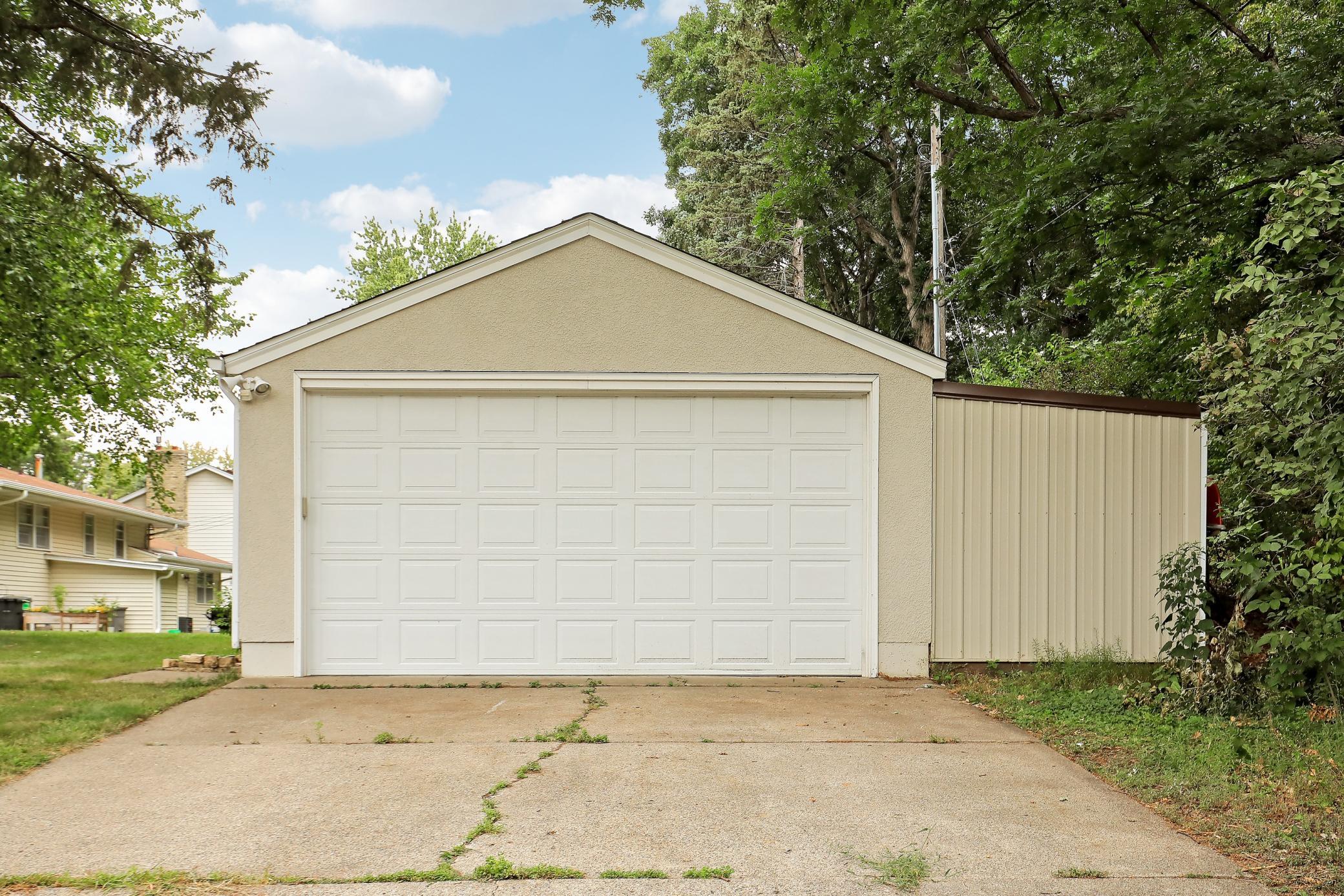5900 Wisconsin Circle N Property Photo 61