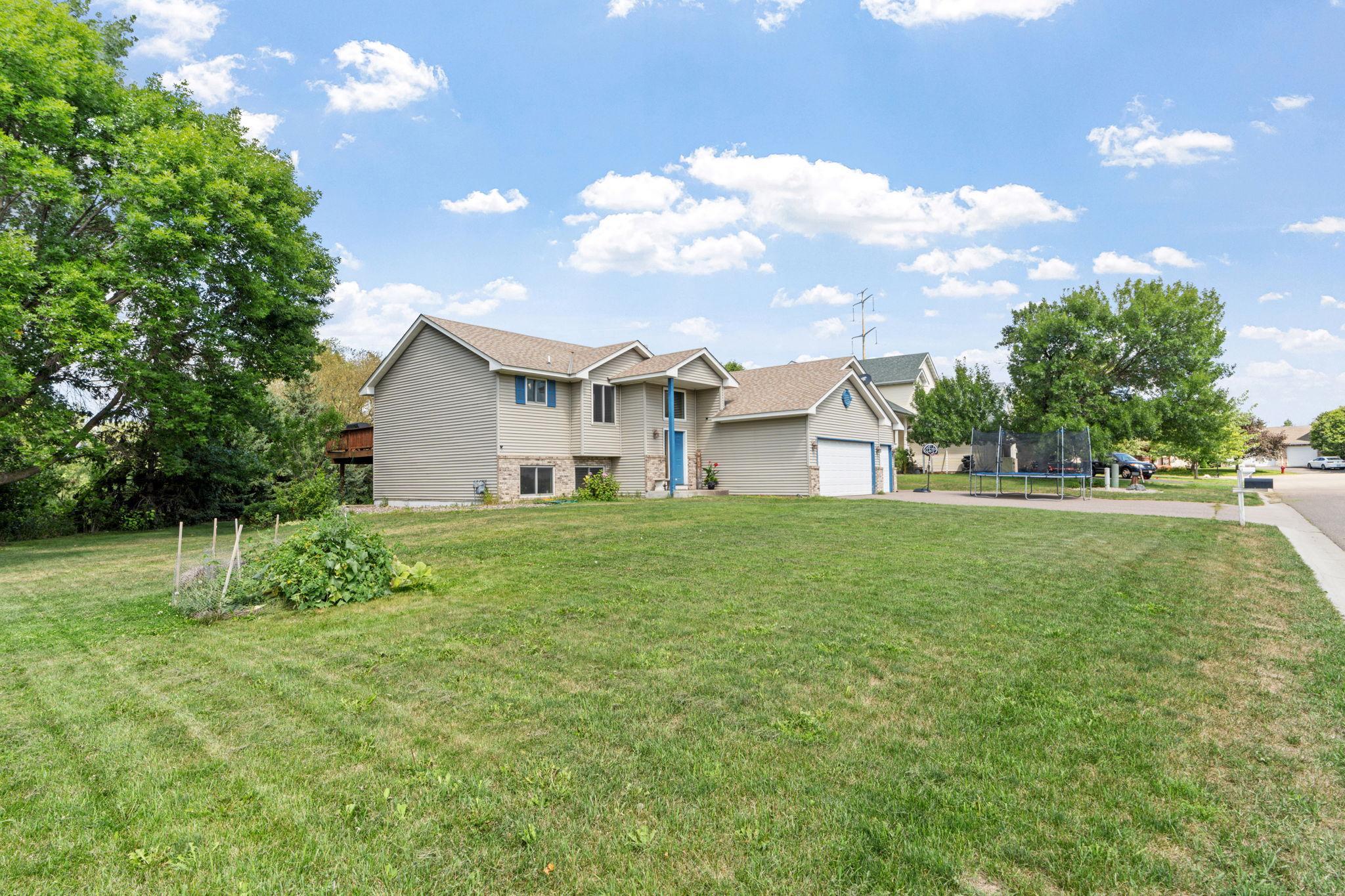 18566 96th Place N Property Photo 2