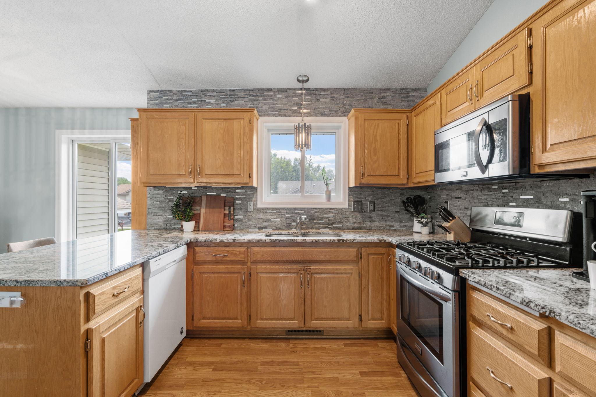 18566 96th Place N Property Photo 7
